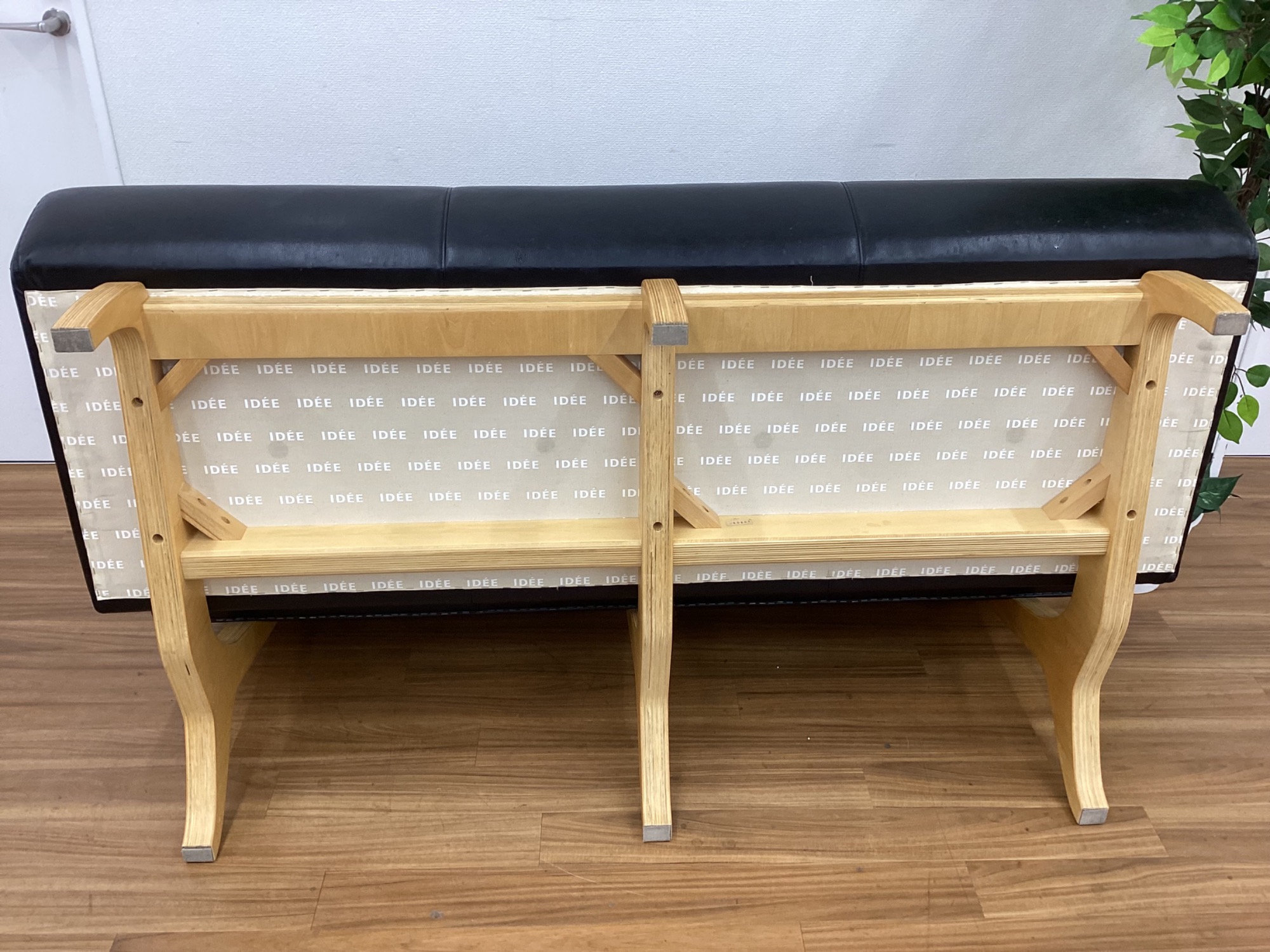 お値段見直しました！IDEE（イデー）CAGOLE BENCH SOFAのご紹介です