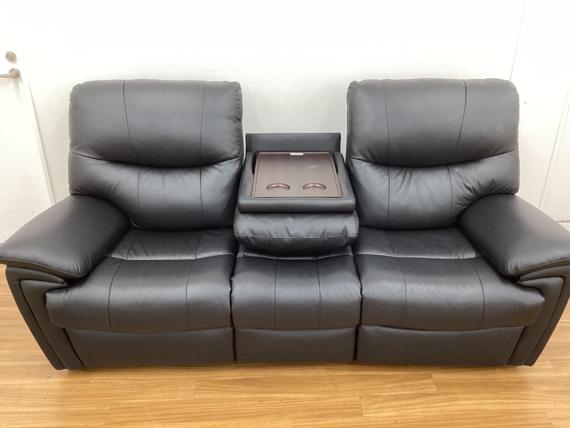 KG-24【新入荷　リサイクル品】ヤマダ電機　本革　3シーターソファ　ブラウン 定価118,000円】ヤマダオリジナル 3人掛け電動ソファ 本革 ダーク
