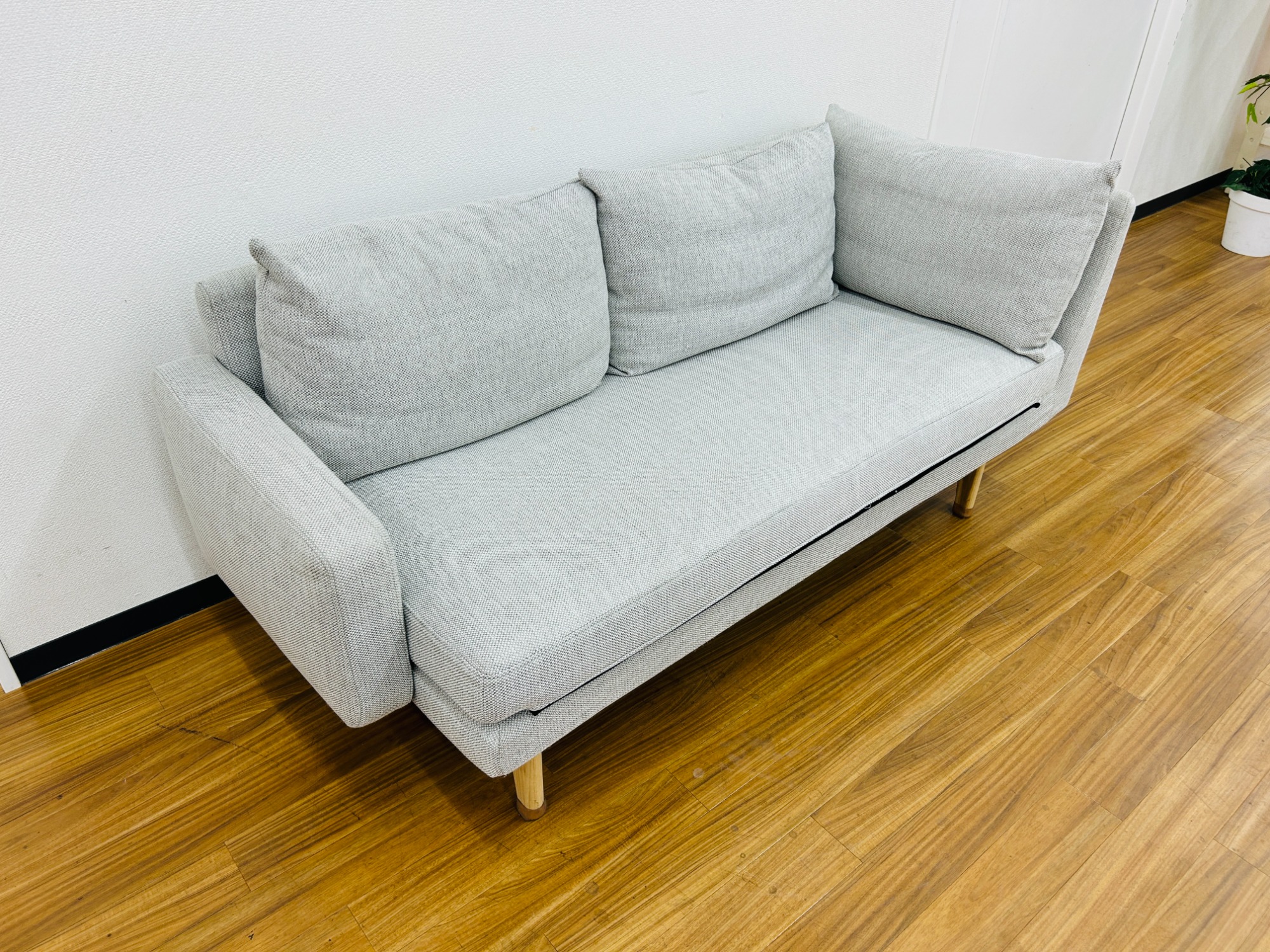 unico LOM ダイニングソファ美品　W1200 LGY-K ライトグレー unico LOM ダイニングソファ美品 W1200 LGY-K ライトグレー 2025