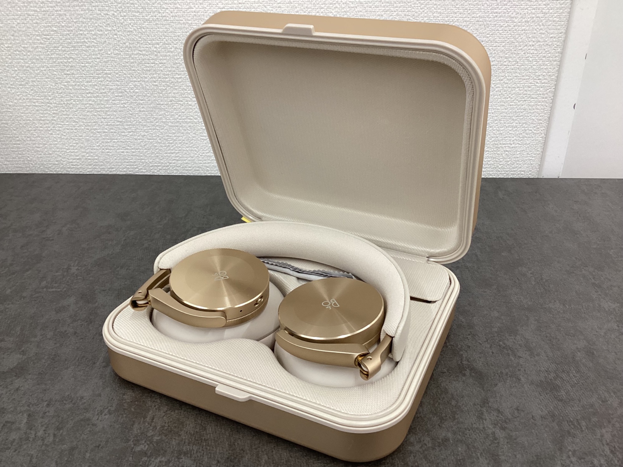 Bang & Olufsen/バング＆オルフセン】ワイヤレスヘッドホン
