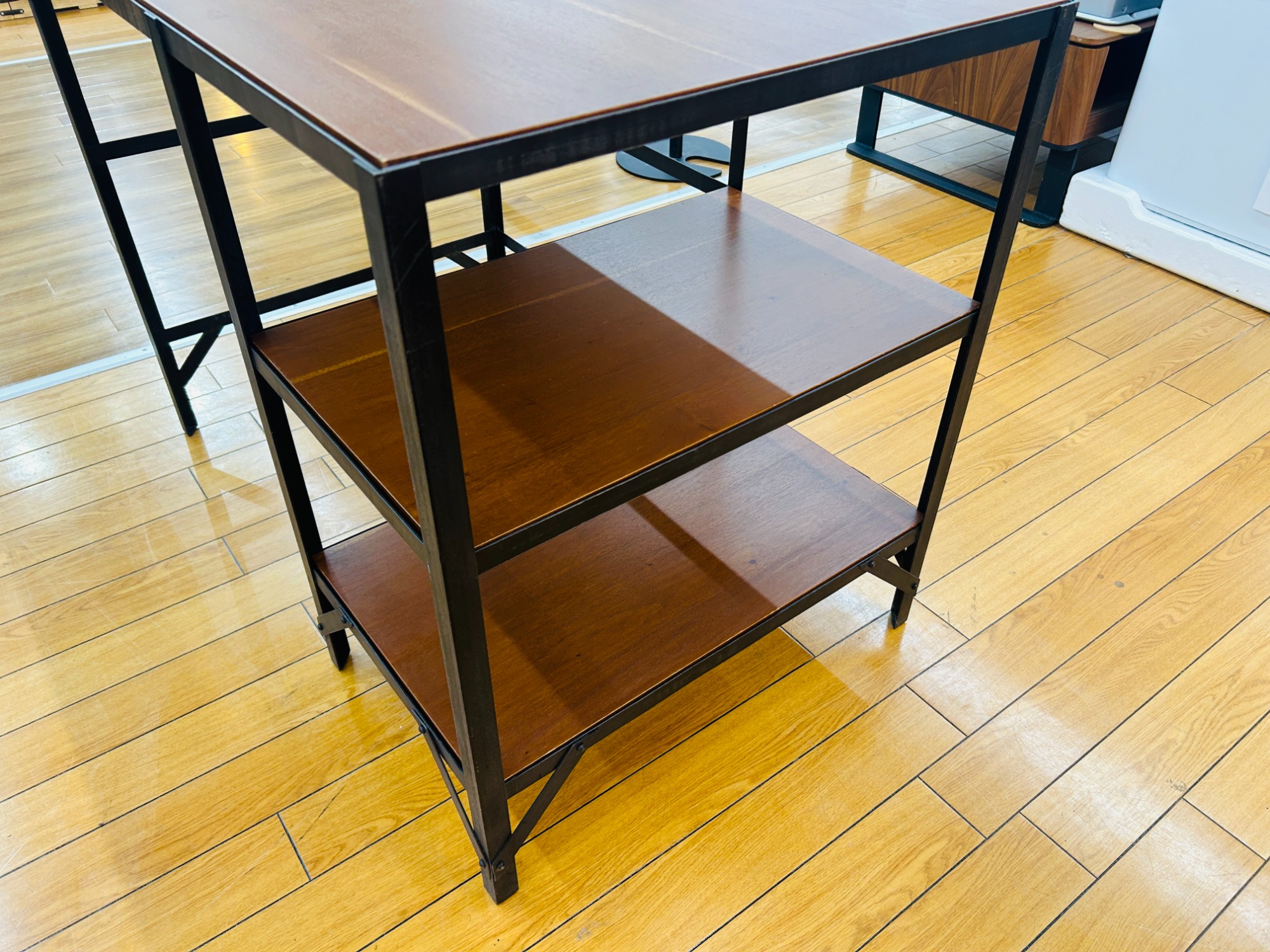 unico/ウニコ】廃盤モデルの男前なデスクが入荷いたしました