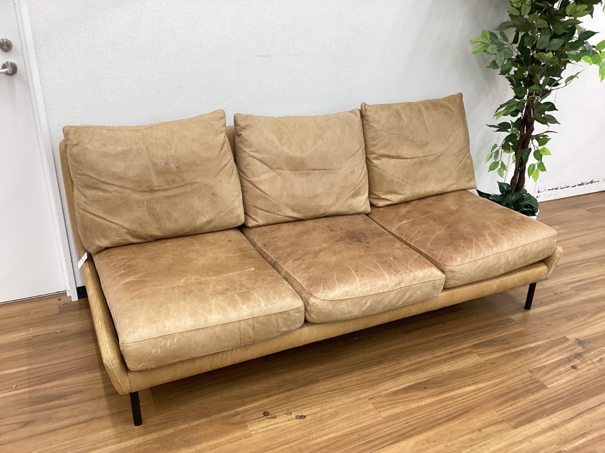 UNICO HOXTON ホクストン レザー 3シーターソファ送料込 お値段見直しました！ unico（ウニコ）HOXTON （ホクストン）3人掛け