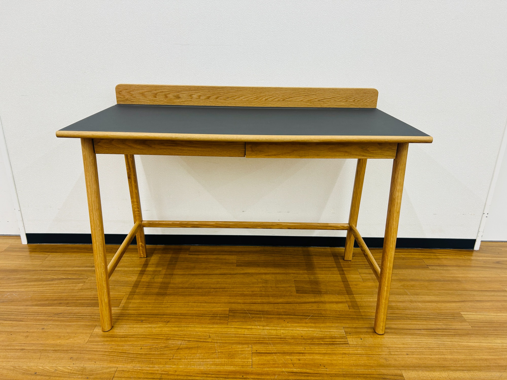 ACTUS アクタス THEO デスク THEO デスク ウォールナット / リノリウム｜【公式】ACTUS online