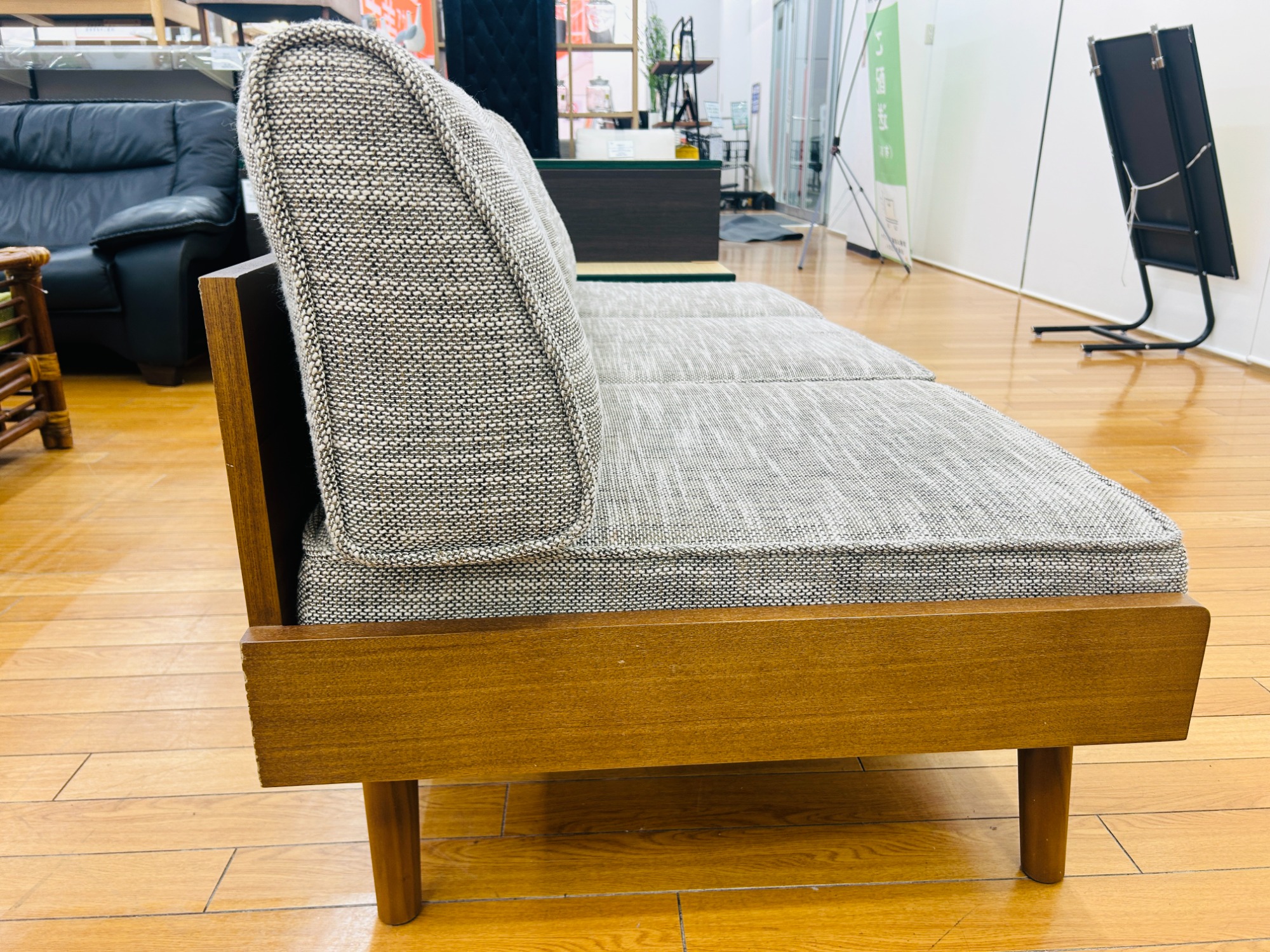 定番人気アイテム■ウニコ■アルベロ　3人掛けソファ　北欧ヴィンテージスタイル　茶 unico/ウニコ】北欧ヴィンテージスタイルの3人掛けソファ(アルベロ)が