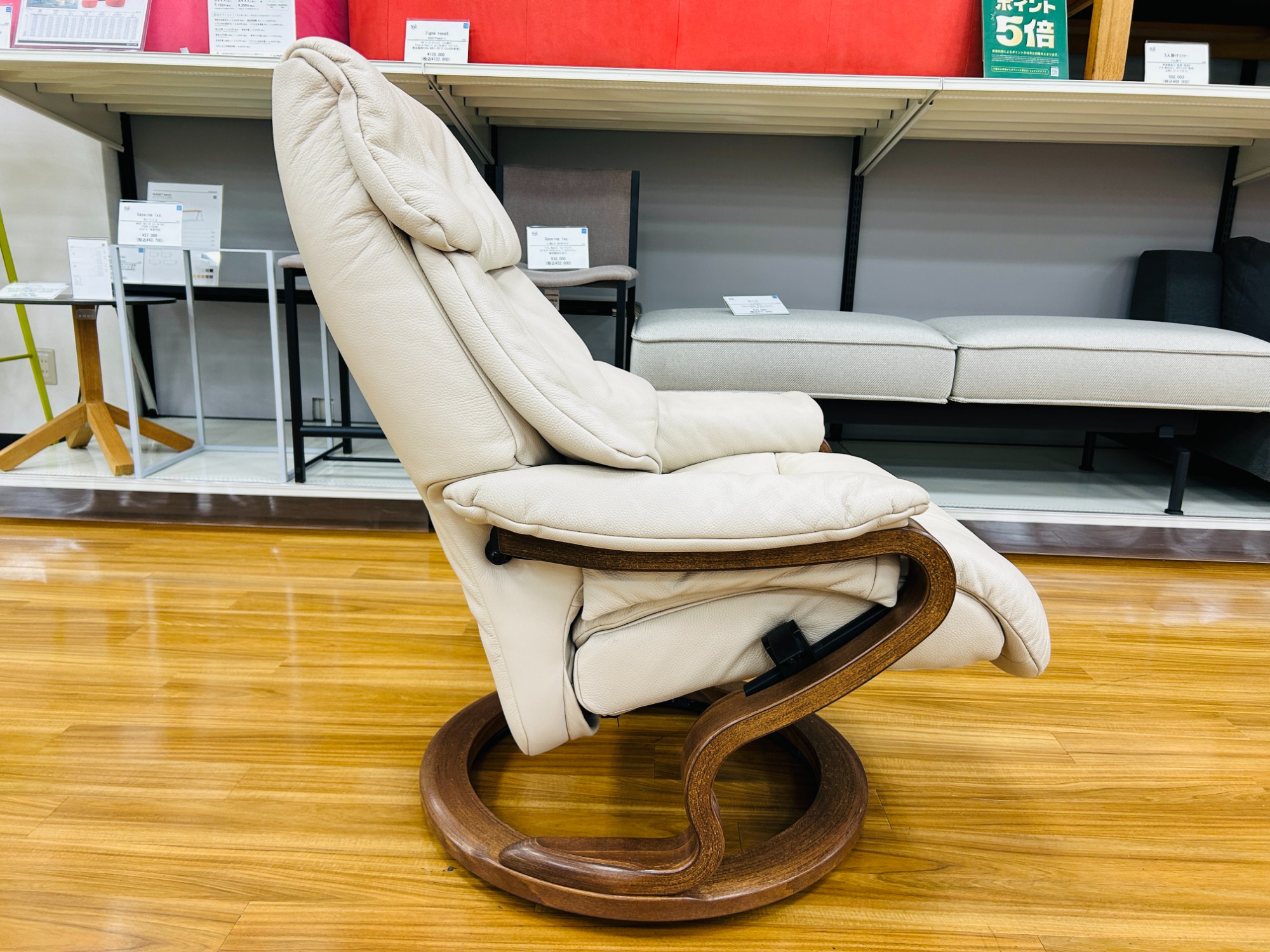 GMHS284D○himolla / ヒモラ カンティレバーチェア ダイニングチ himolla/ヒモラ】夢のような座り心地！ゼロストレスレスチェアが入荷