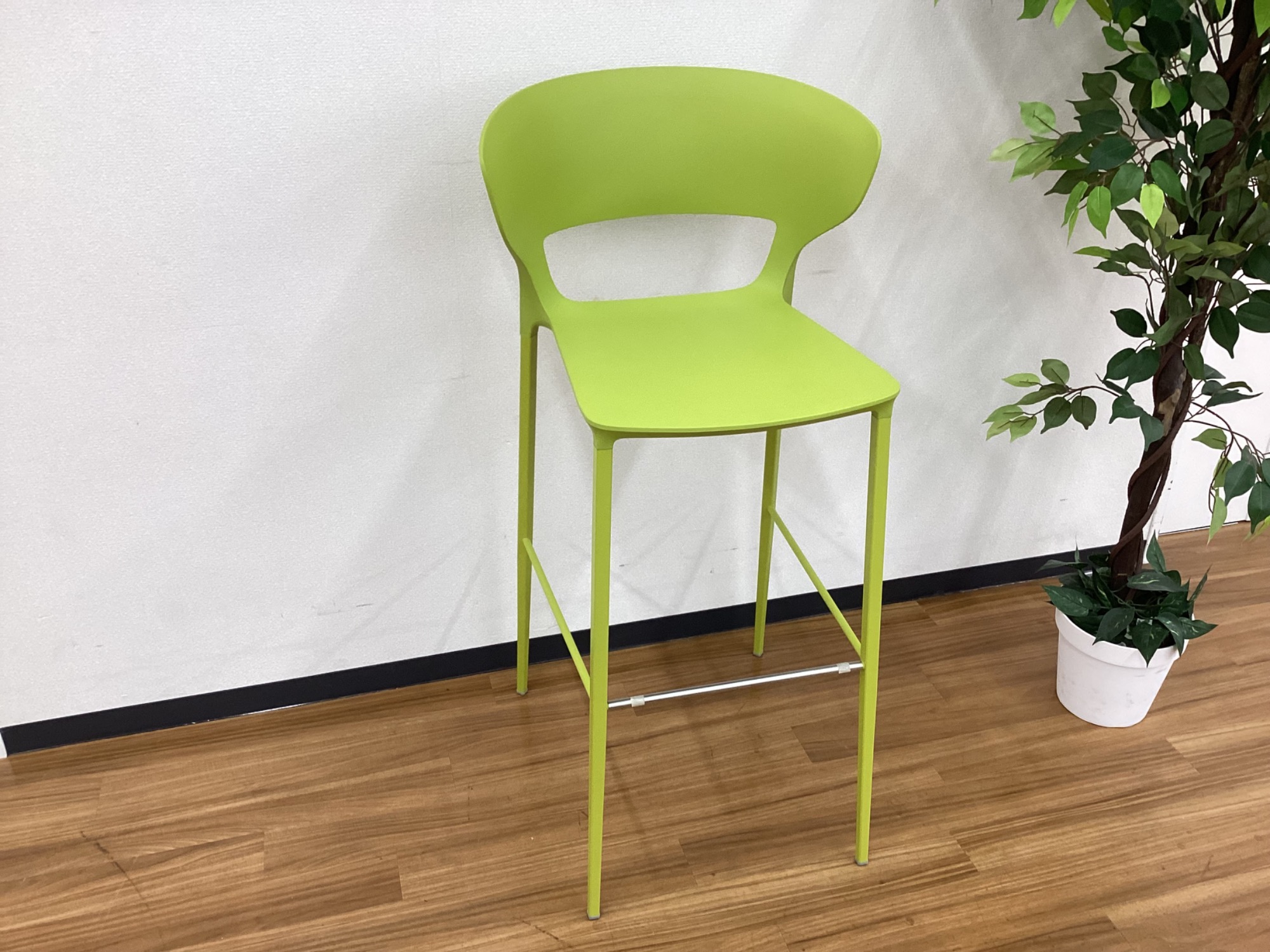 Cassina DESALTO カウンターチェア 楽天市場】カッシーナ イクスシー DESALTO カウンター チェア WOK 535