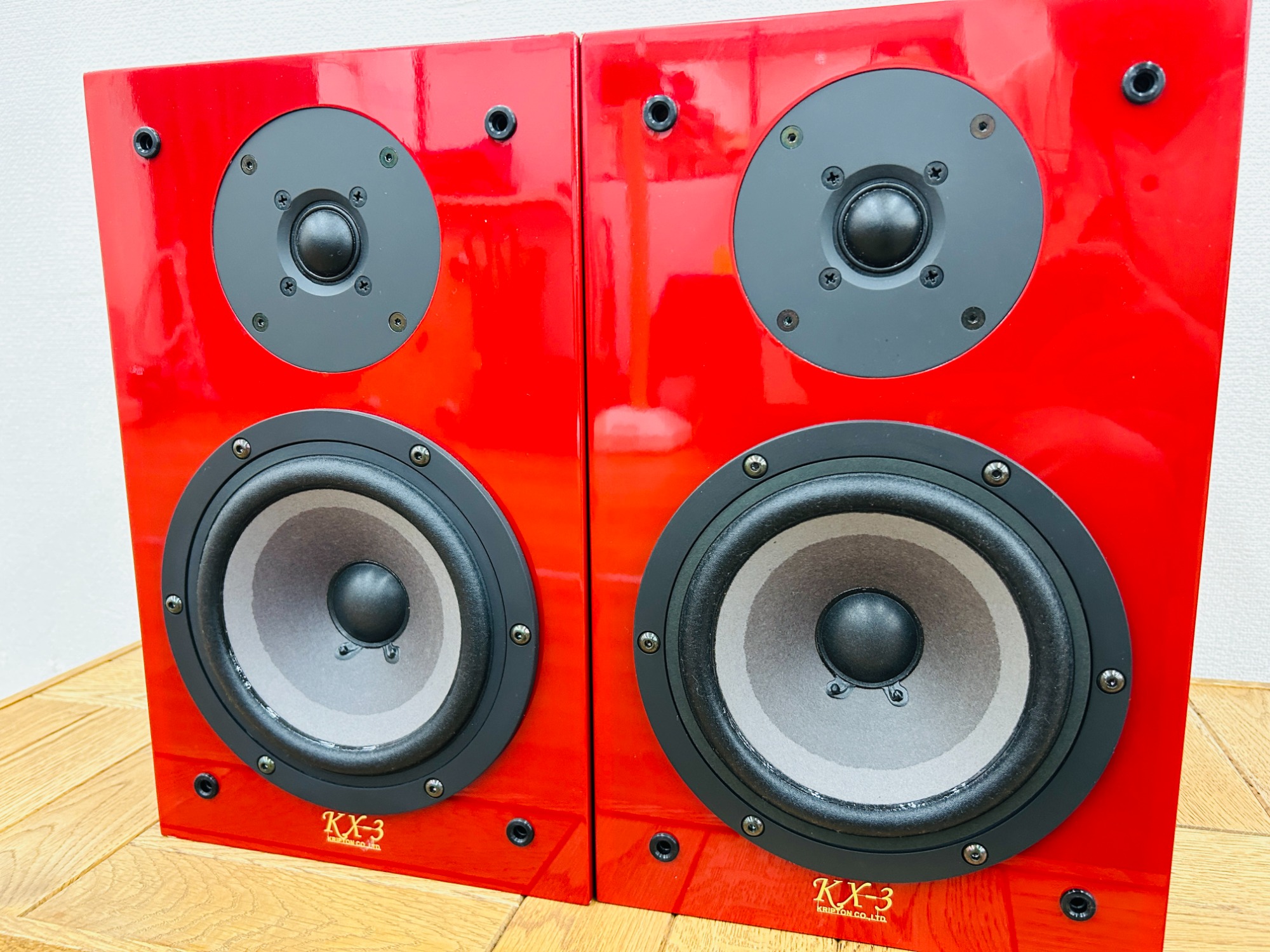 KRIPTON/クリプトン】スタンド付きの漆塗りペアスピーカー(Vigore KX-3