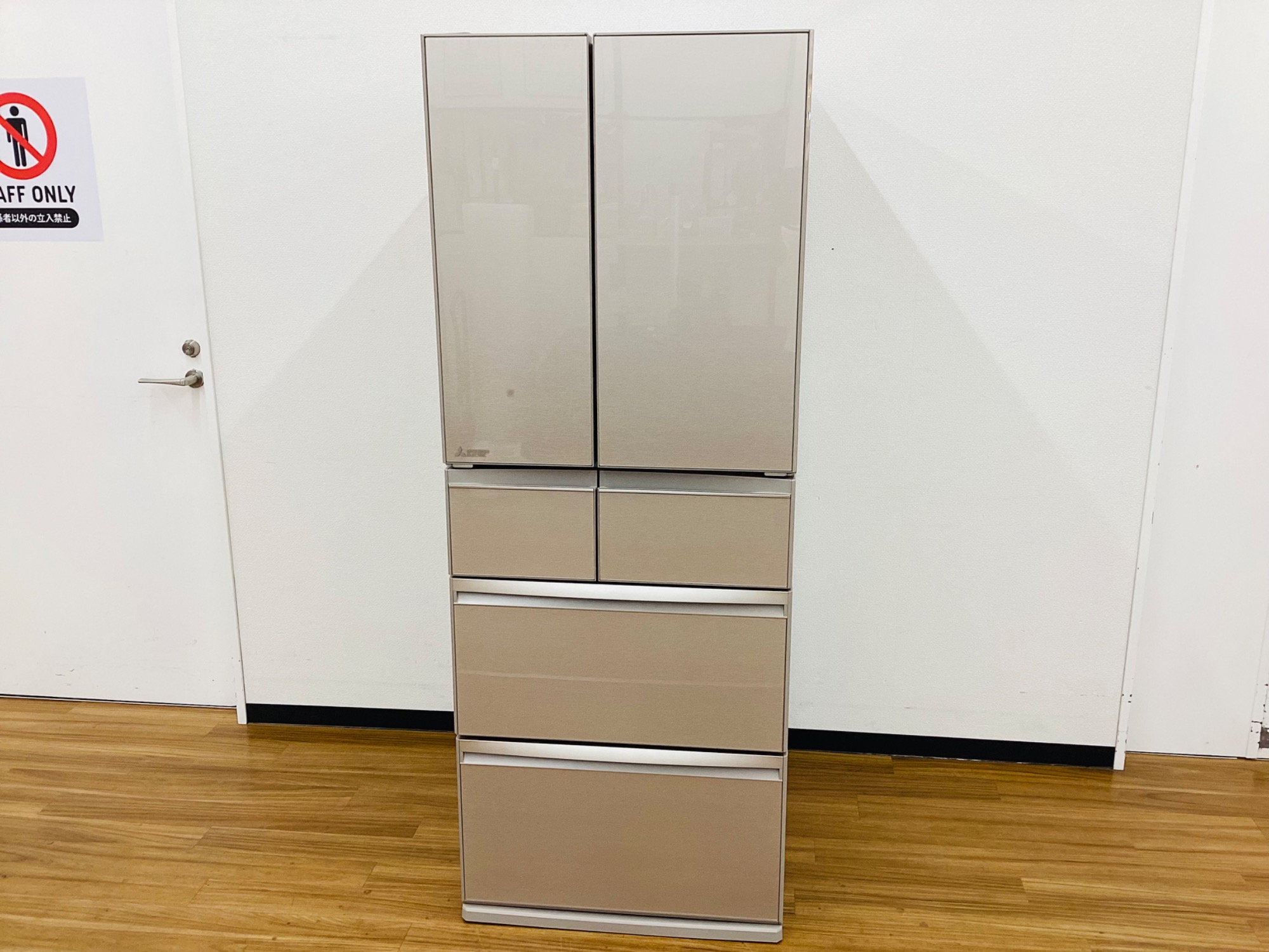 新入荷！ MITSUBISHI (ミツビシ) 470L 6ドア冷蔵庫 MR-WXD47LJ-C 2023
