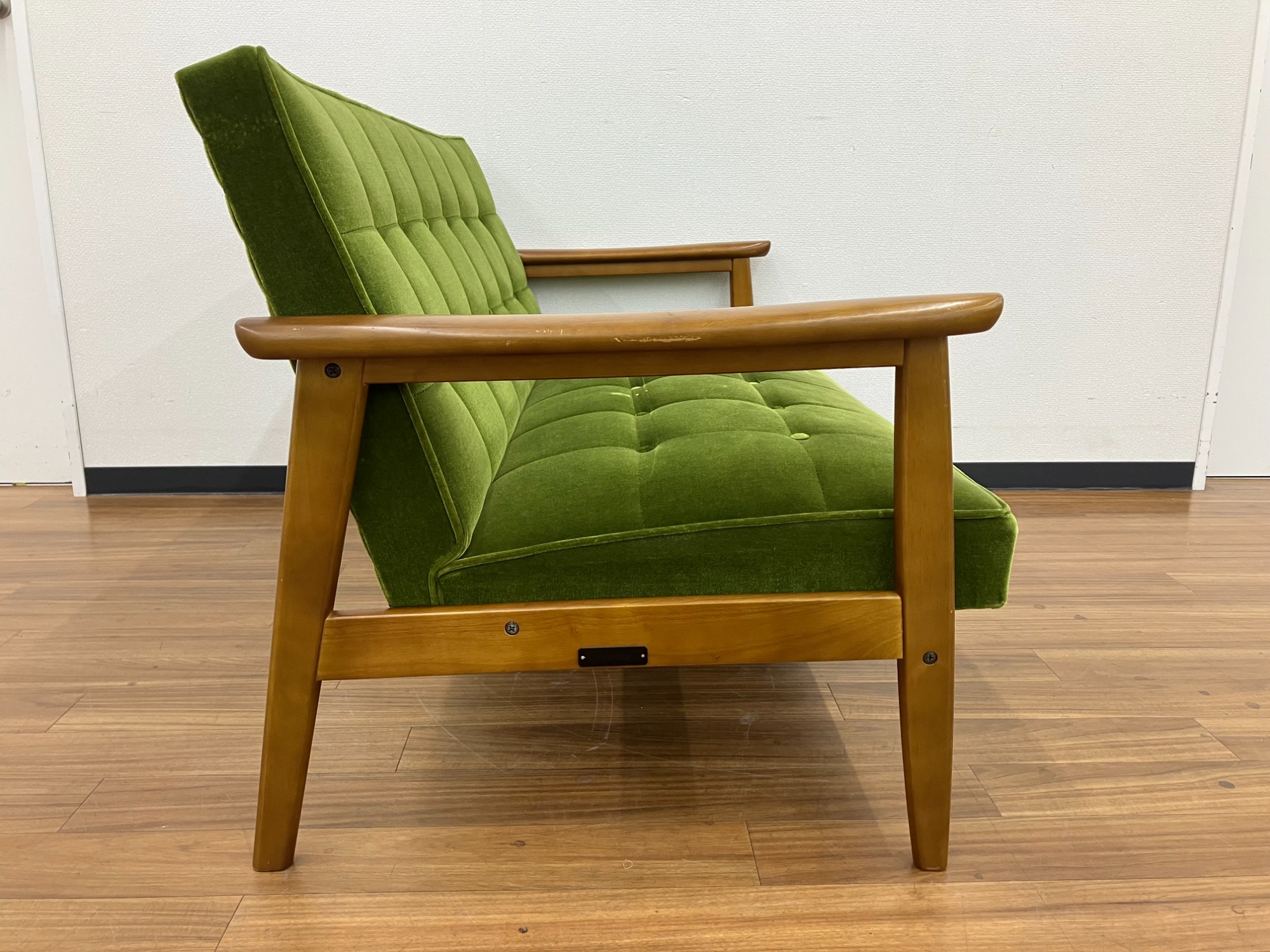 【引取り限定】カリモク60 Kチェア　2シーター モケットグリーン カリモク60 Kチェア 2シーター モケットグリーン［W36143QW