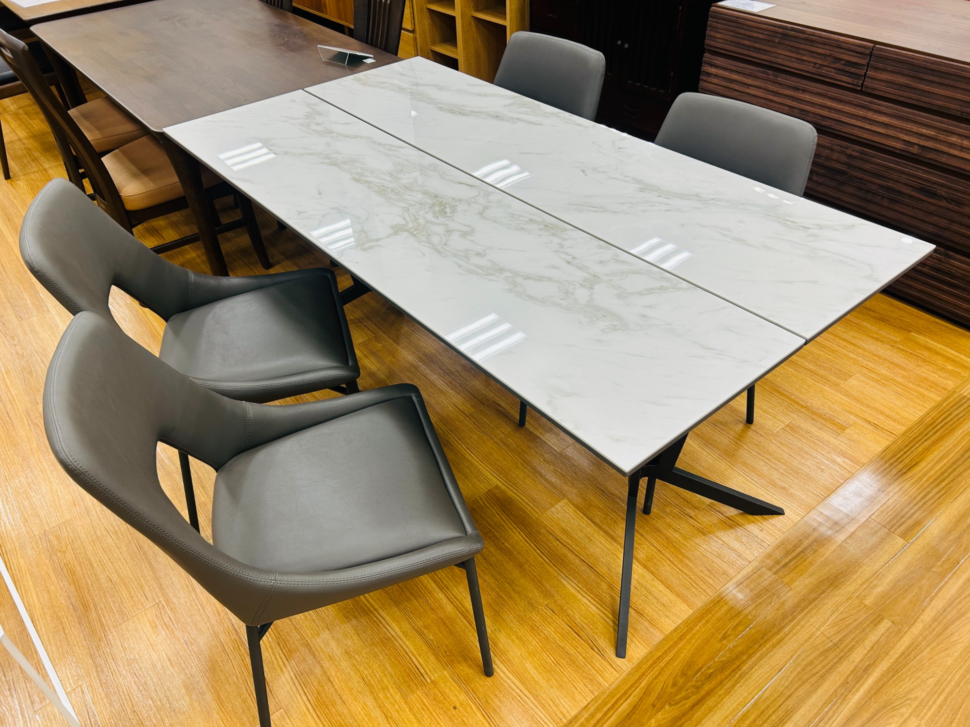 お値段見直しました！ IDC大塚家具取扱い 光グローバルトレーディング