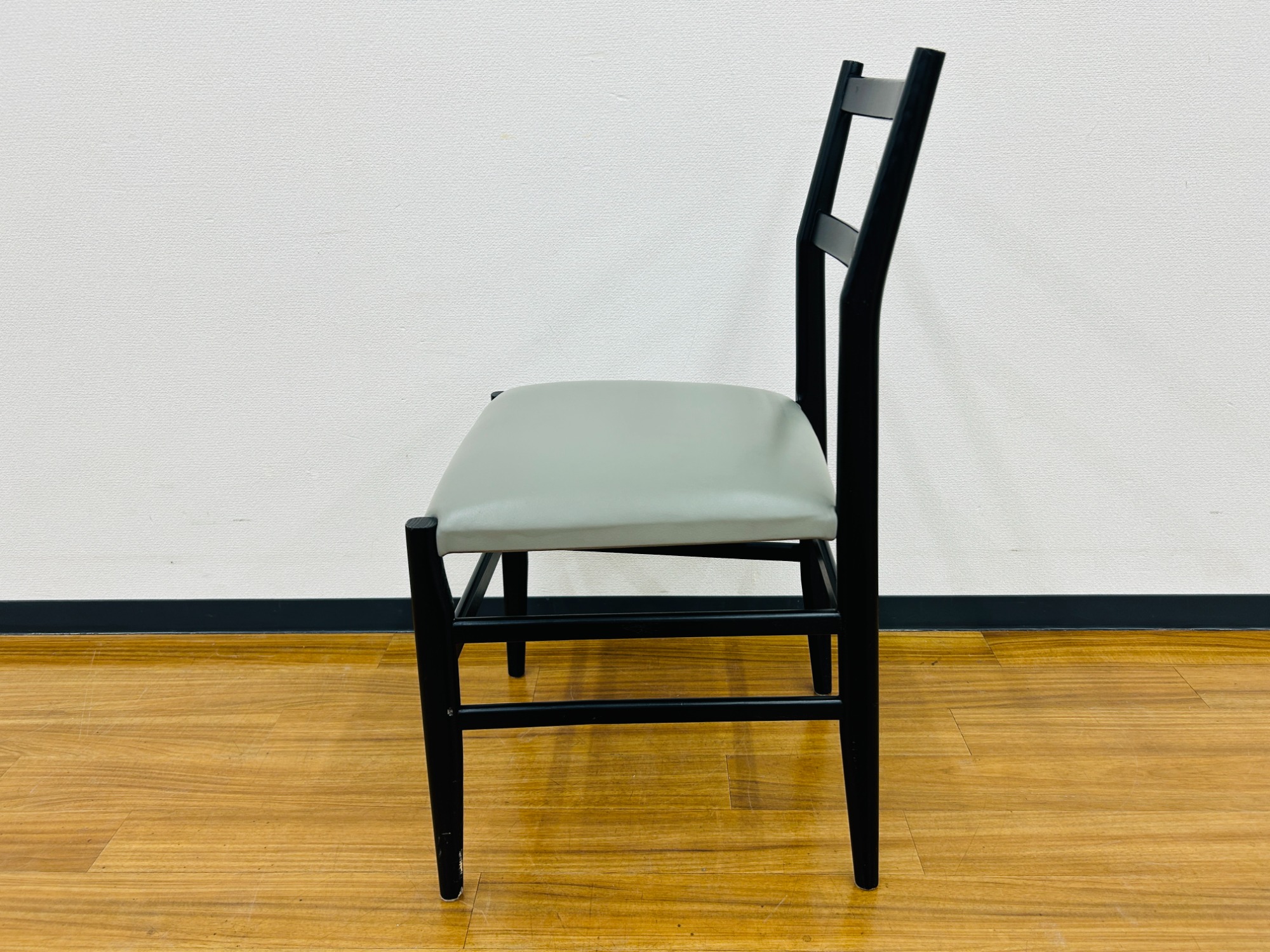 Cassina/カッシーナ】超軽量な646チェアが入荷いたしました。｜2025年