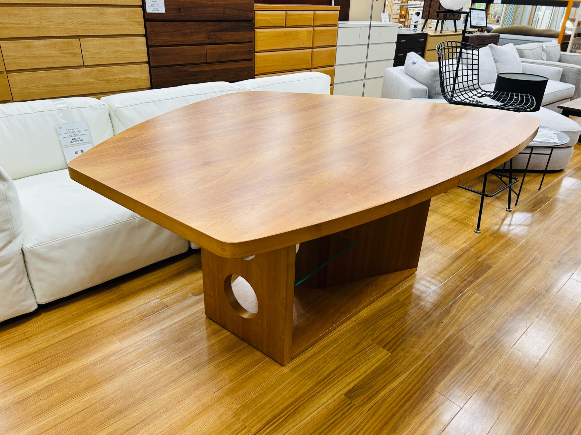 TECTA テクタ M21 テーブル(中古品) お値段見直しました！ TECTA (テクタ) M21 テーブルのご紹介です