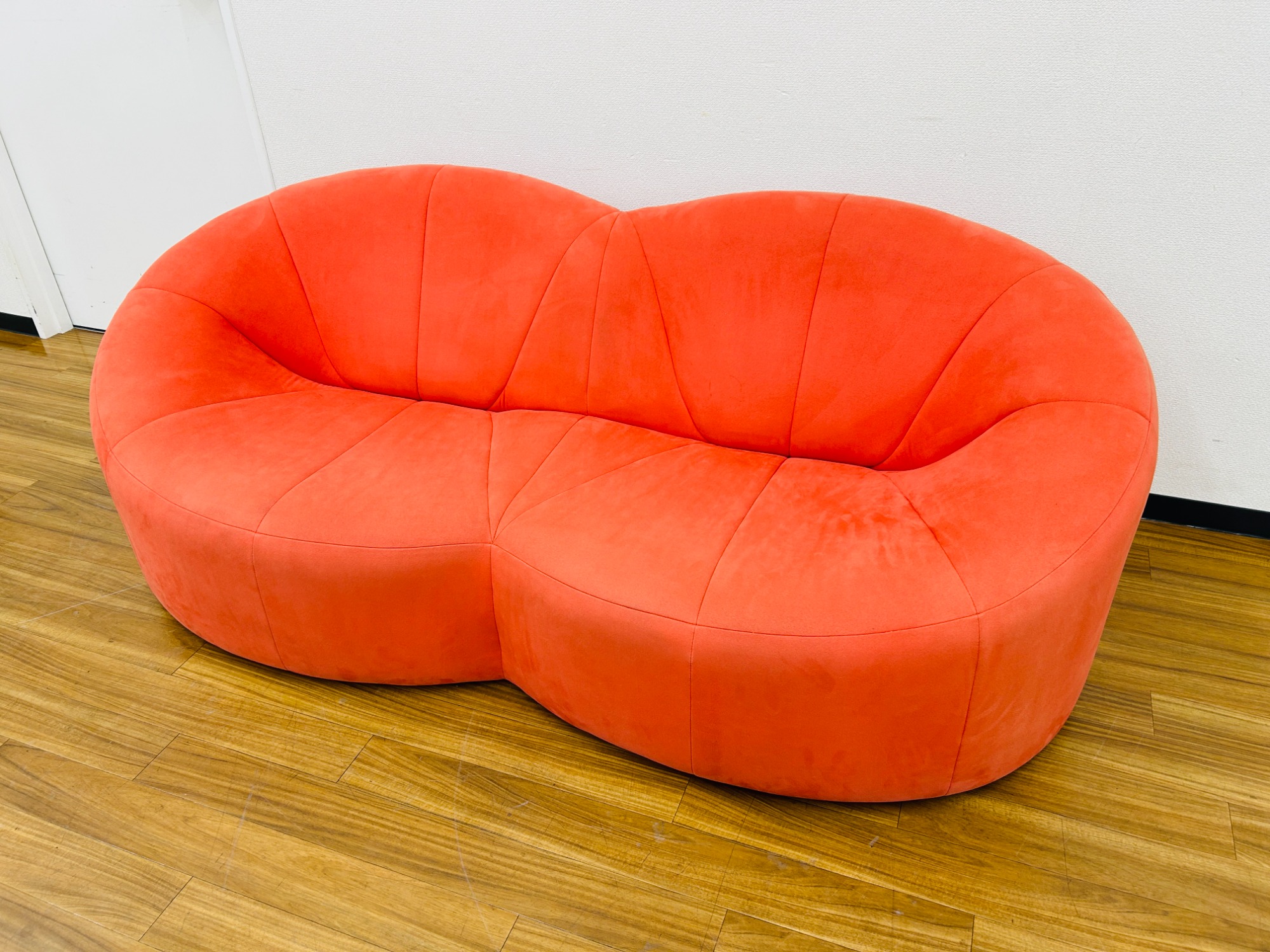 ligne roset/リーン・ロゼ】大統領用にデザインされた贅沢な2人掛け