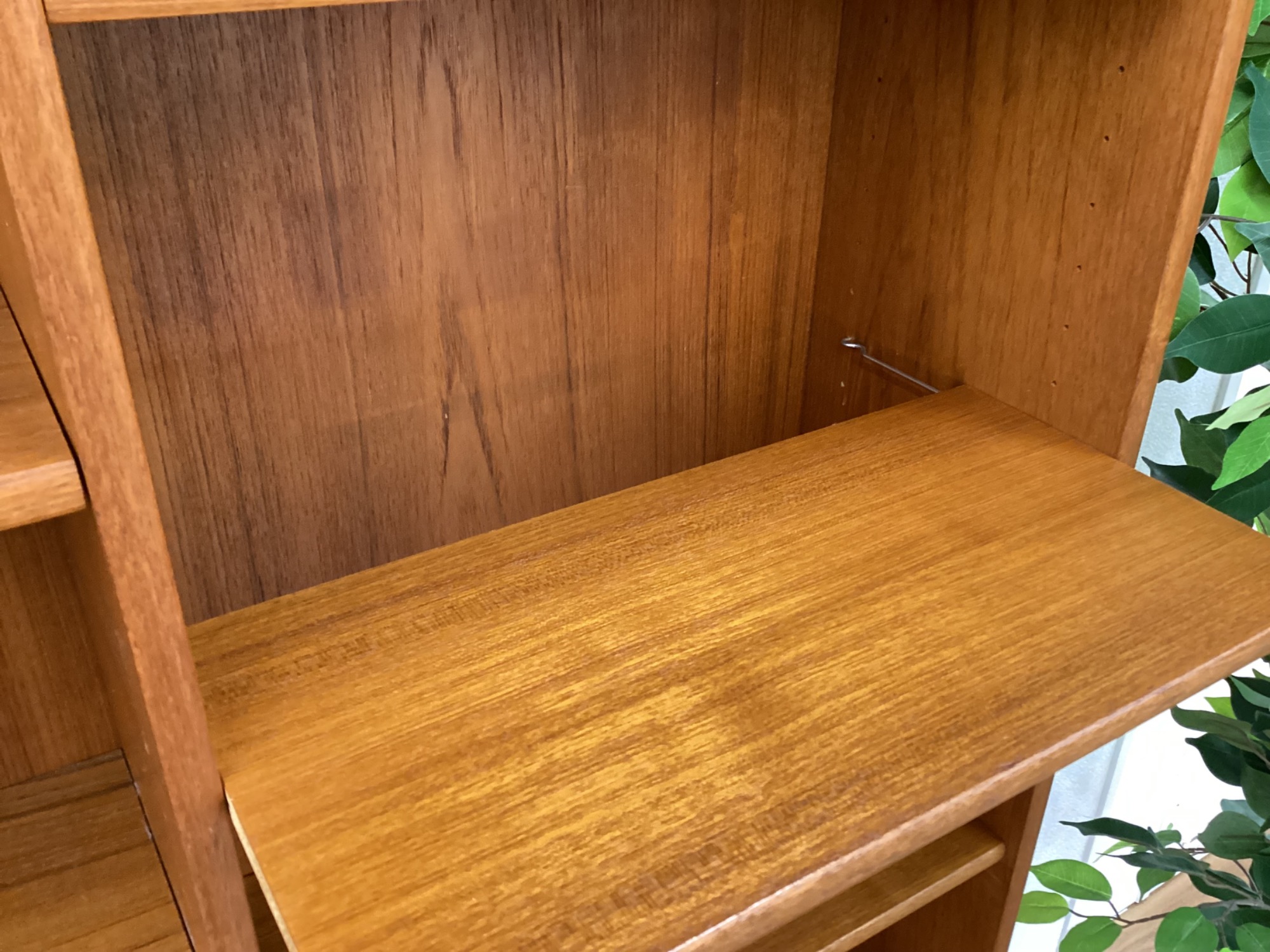 北欧ビンテージ】チーク材を使用したハイタイプのブックシェルフのご