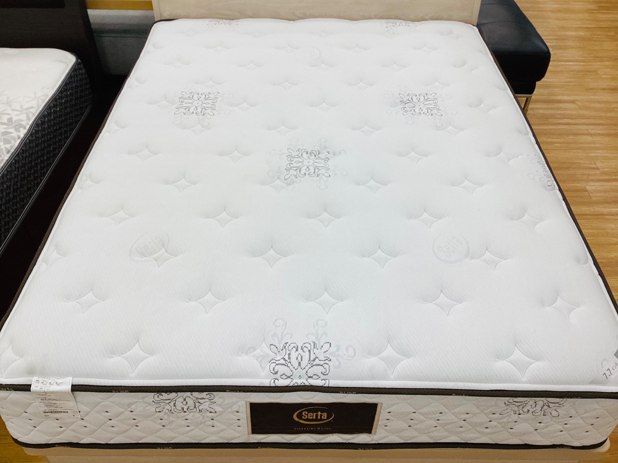 dreambed/ドリームベッド】跳ね上げ収納付のクイーンサイズベッド