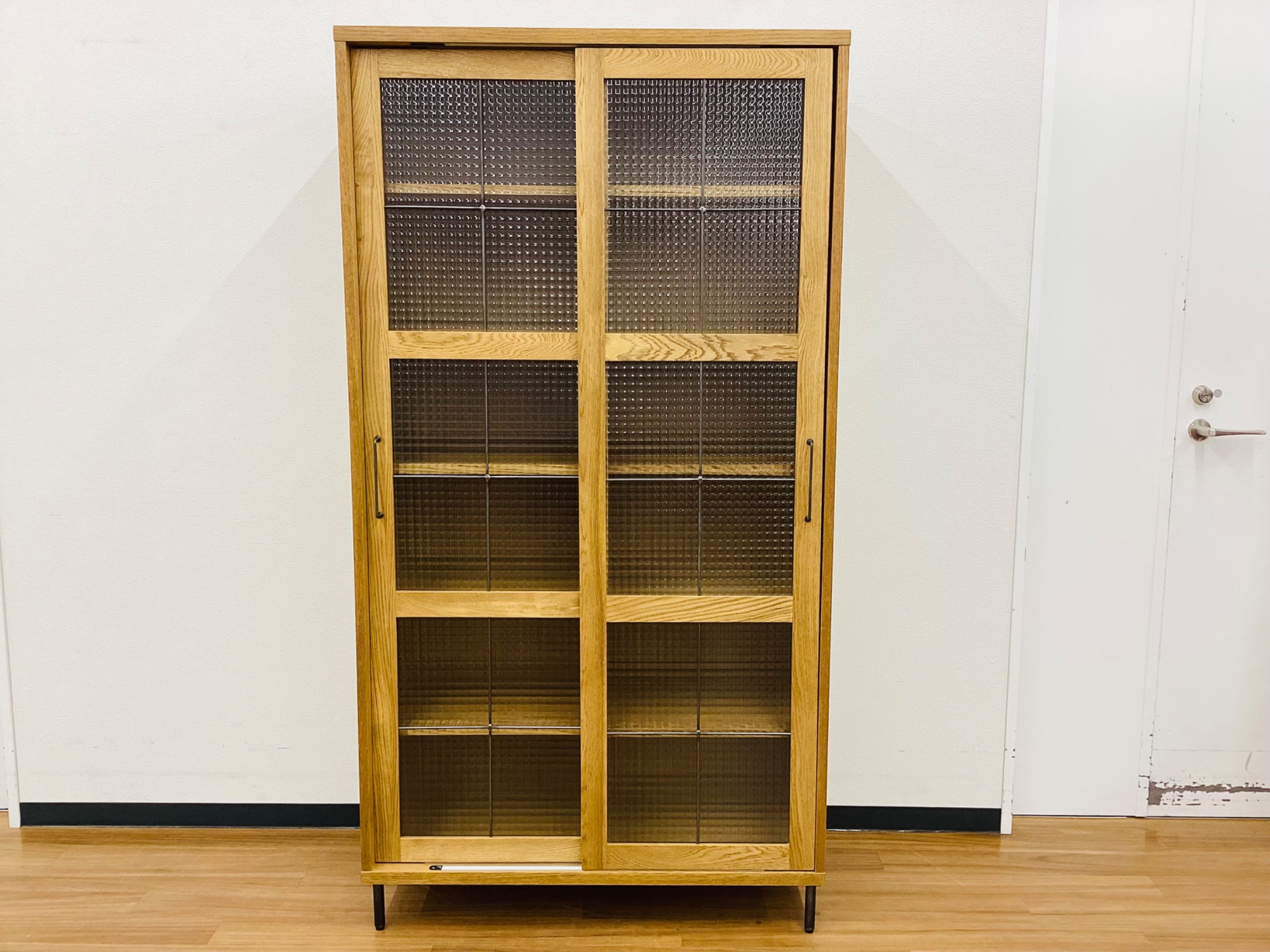 a.depeche/アデペシュ】カデルシリーズのスライドガラスキャビネット