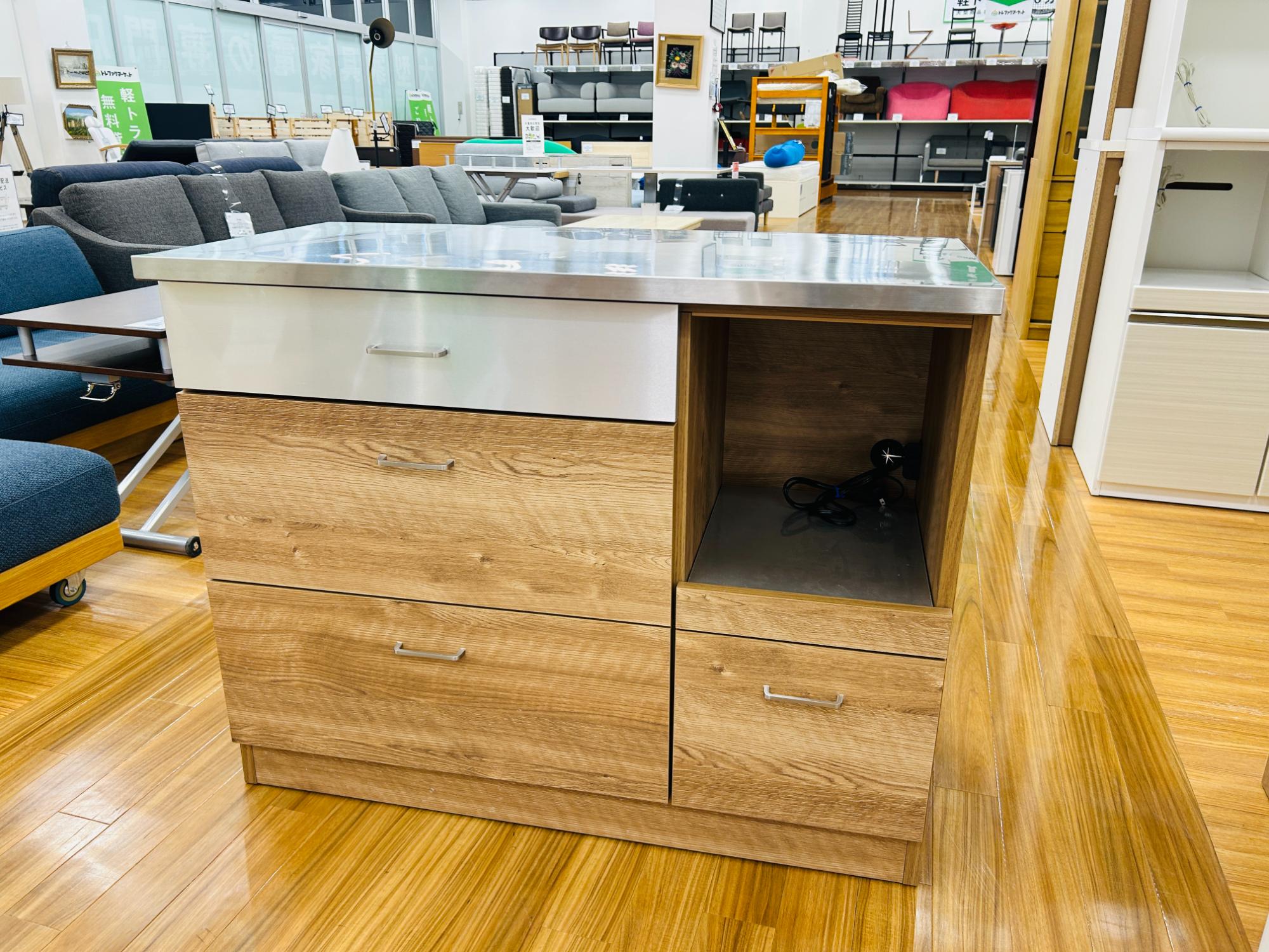 Living house/リビングハウス】高い収納力があるお洒落なキッチン