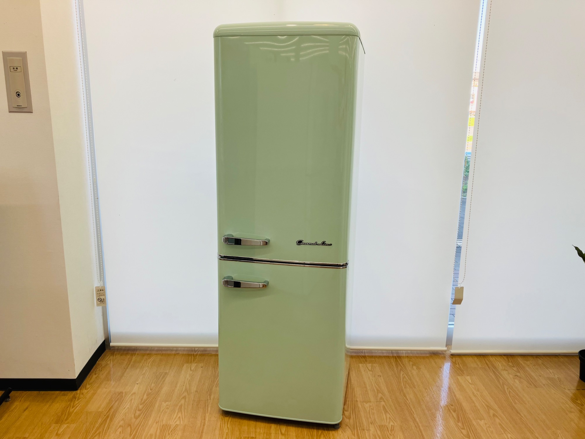A-stage/エーステージ ARE-198LG】レトロデザインが可愛いらしい2ドア 