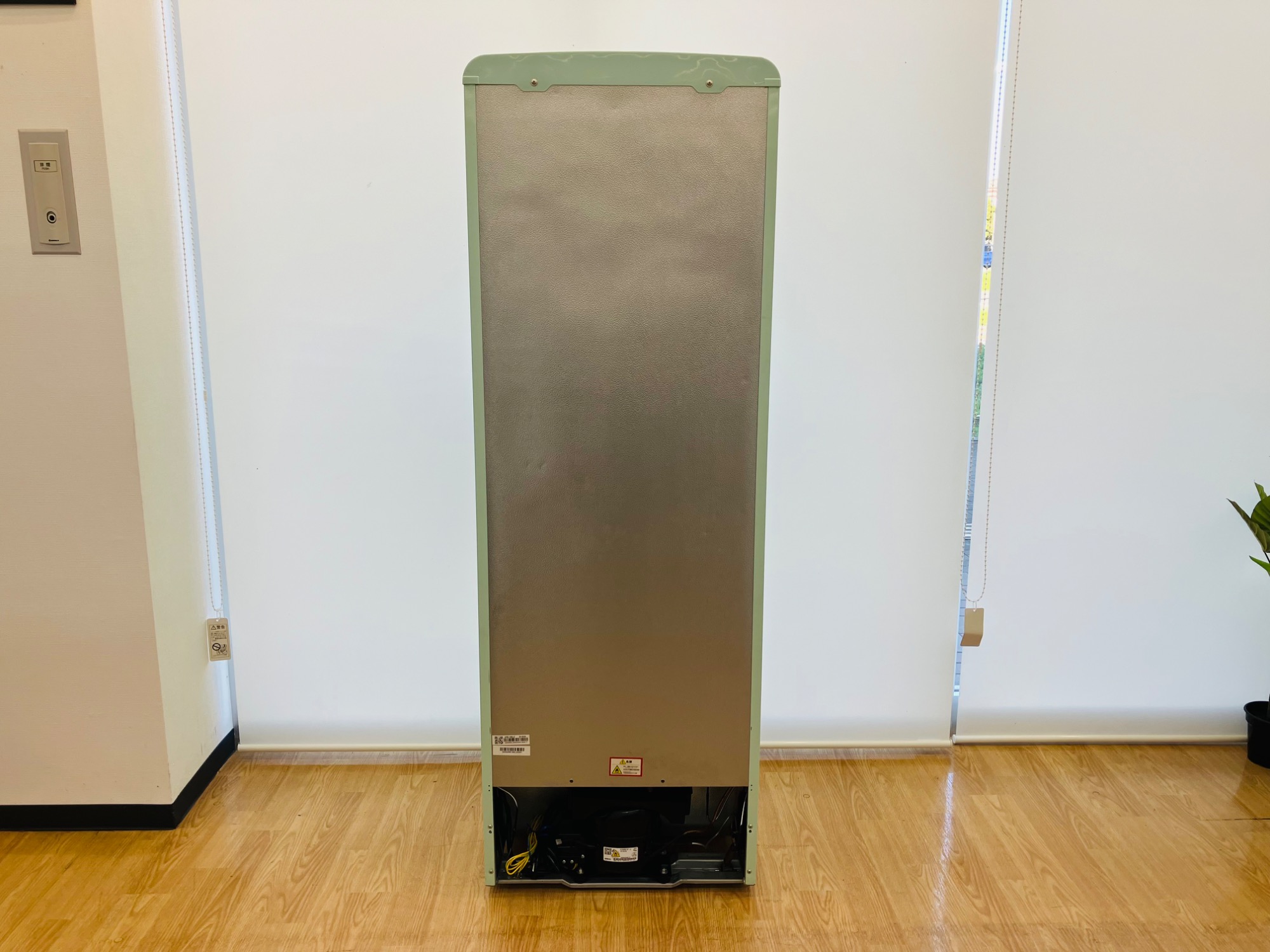 A-stage/エーステージ ARE-198LG】レトロデザインが可愛いらしい2ドア 