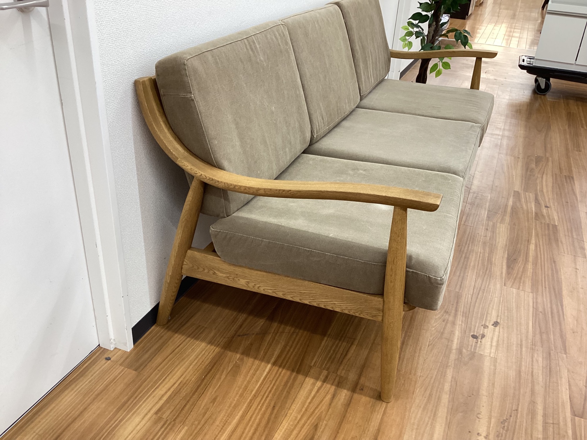 【トレファクマーケット久喜店】EASY LIFE　3人掛けソファー お値段見直しました！ EASY LIFE (イージーライフ) ARNE SOFA 3P 3人