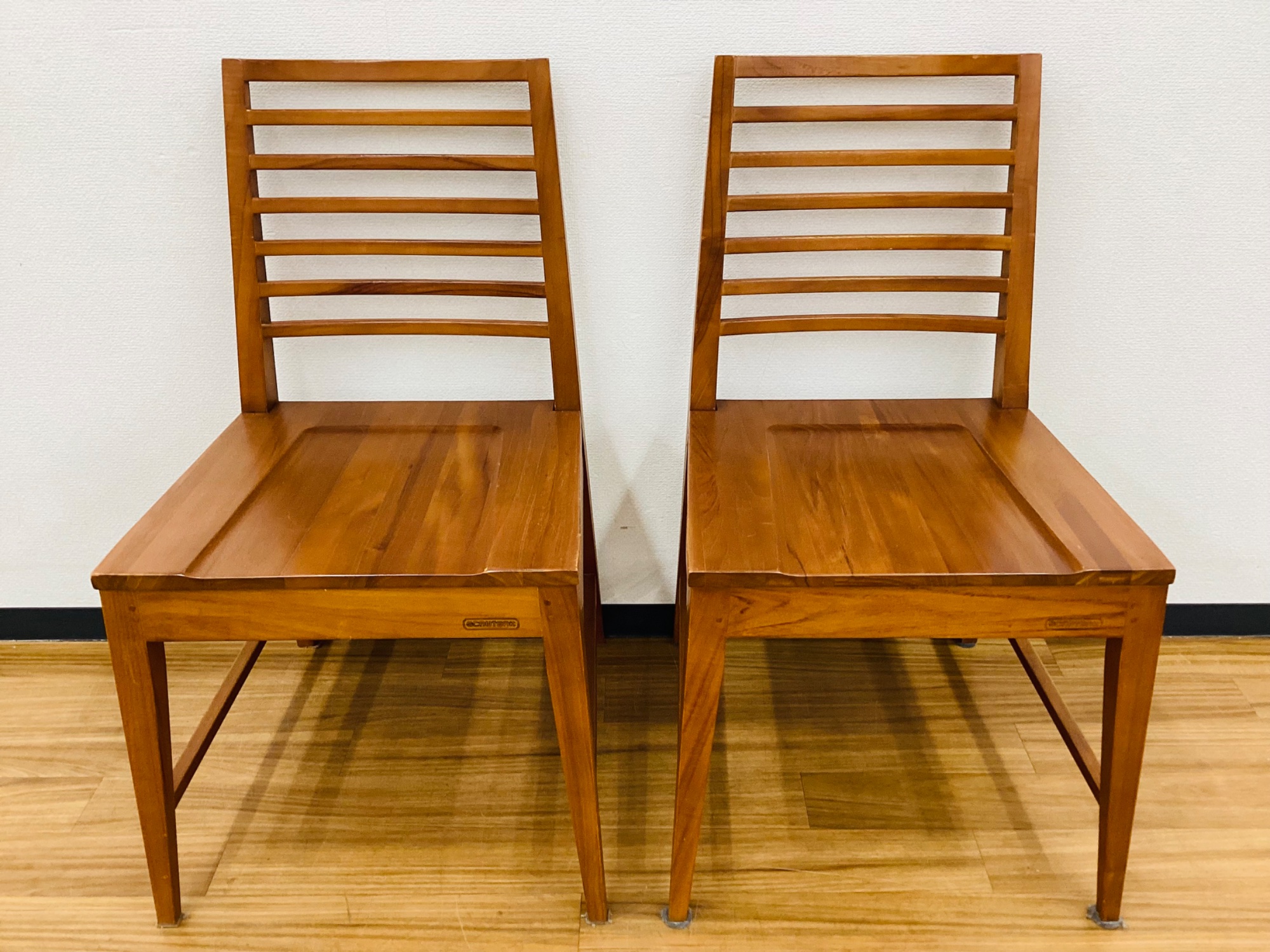 味わい深いチーク無垢材が魅力【SCANTEAK/スキャンティーク