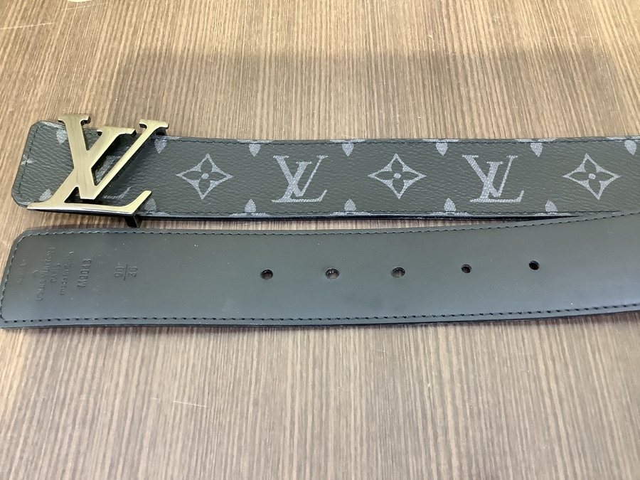 LOUIS VUITTON（ルイヴィトン）のベルトが新入荷！【松原店
