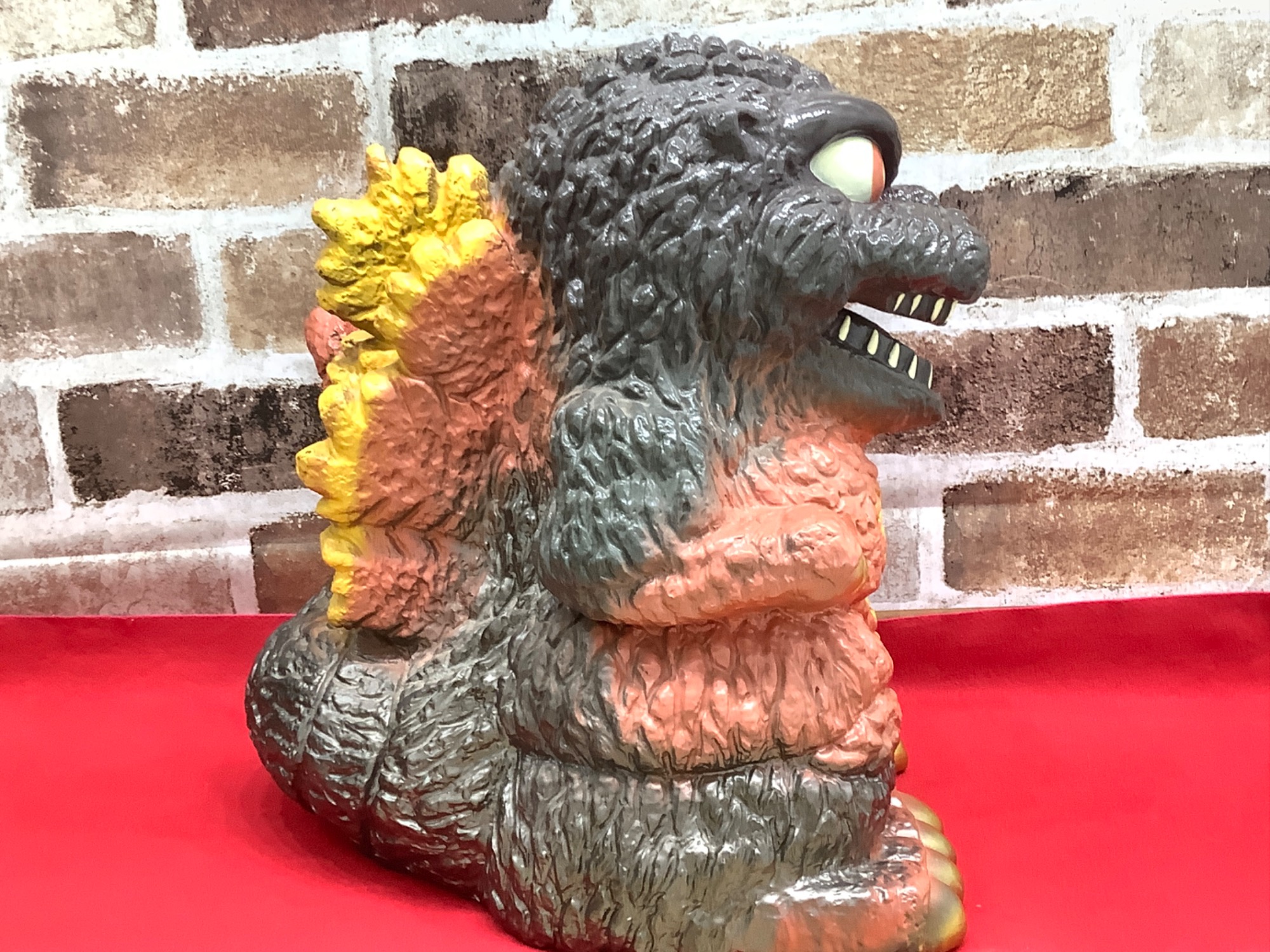 ゴジラの貯金箱入荷致しました！｜2024年02月15日｜リサイクルショップ