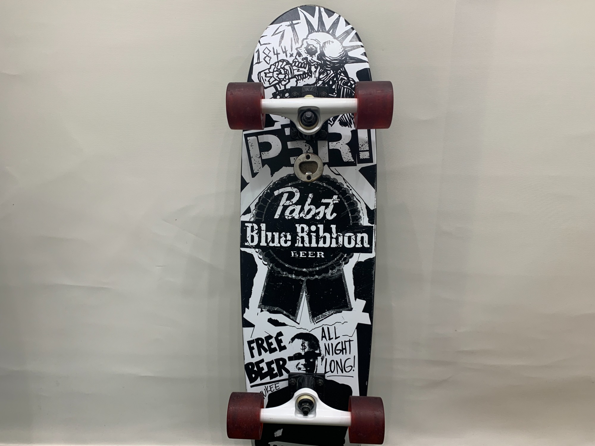 SANTA CRUZ×Pabst Blue Ribbonのスケートボードのご紹介です！｜2024年