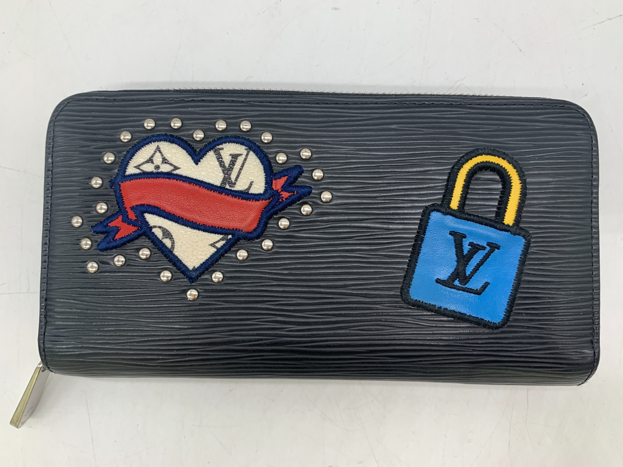 個性派LOUIS VUITTON(ルイヴィトン)エピ長財布入荷致しました