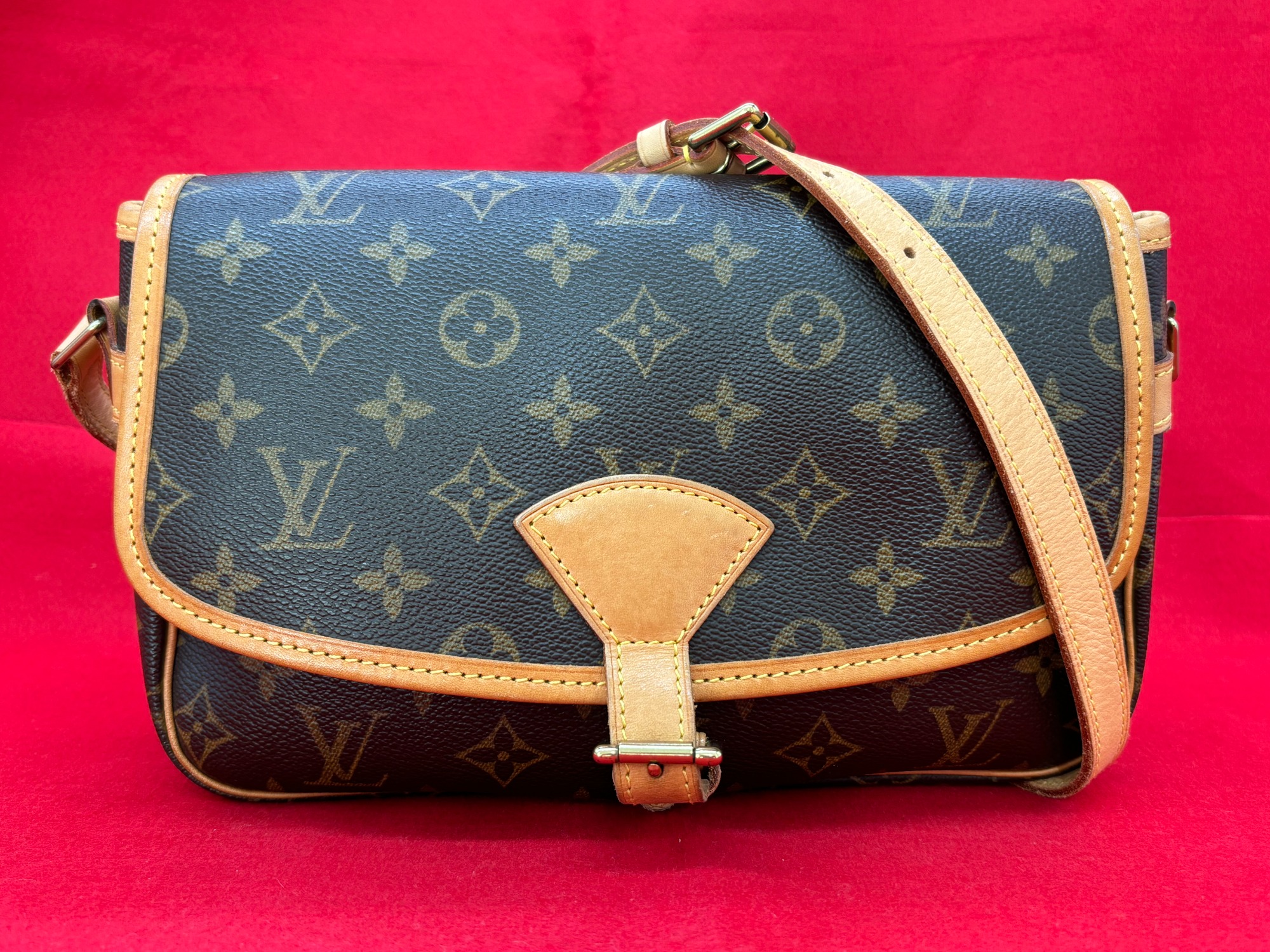 LOUIS VUITTON（ルイヴィトン）ショルダーバッグ モノグラム入荷 