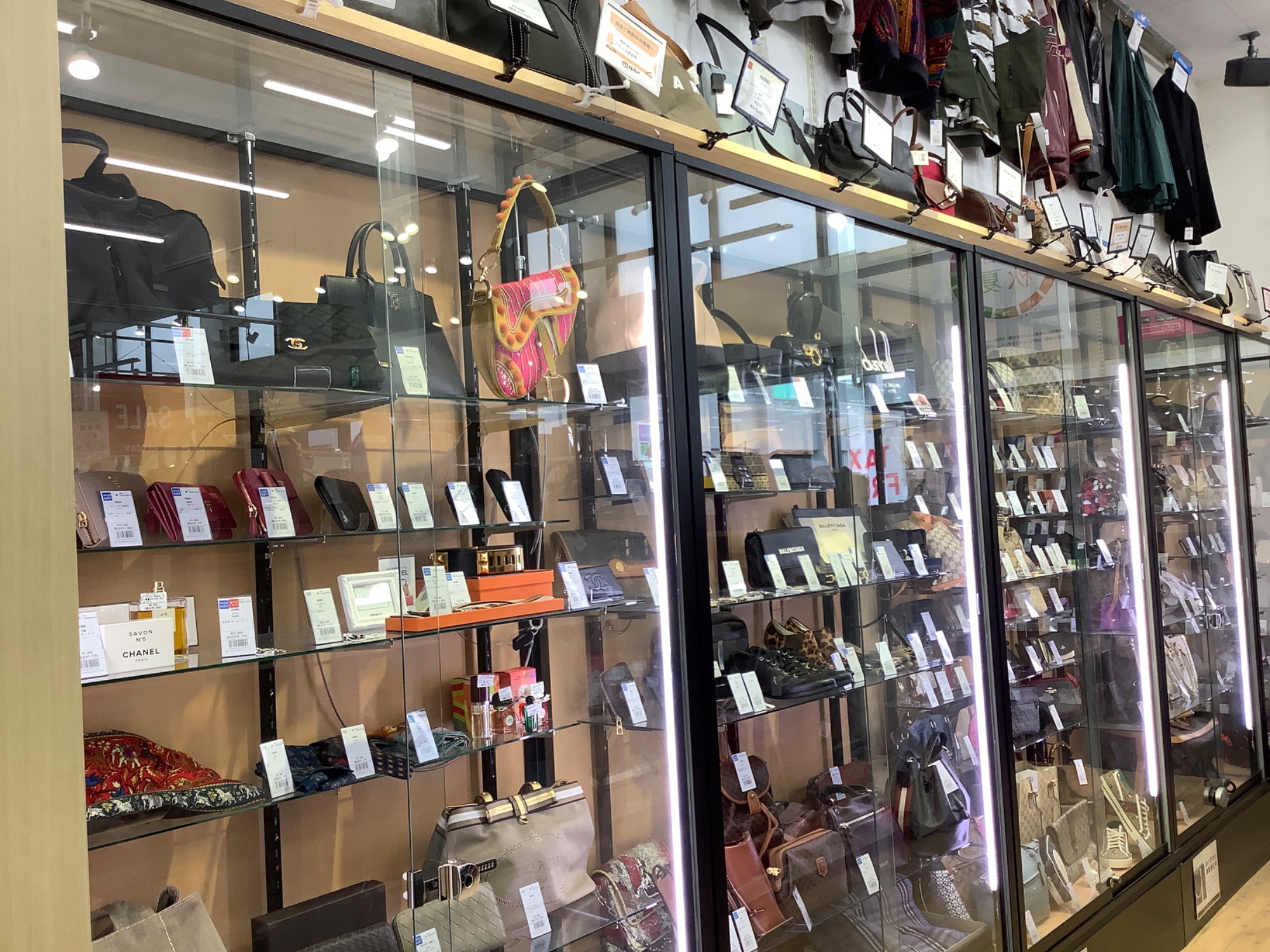 FENDI(フェンディ)】スマホリングのご紹介です！｜2025年01月20日