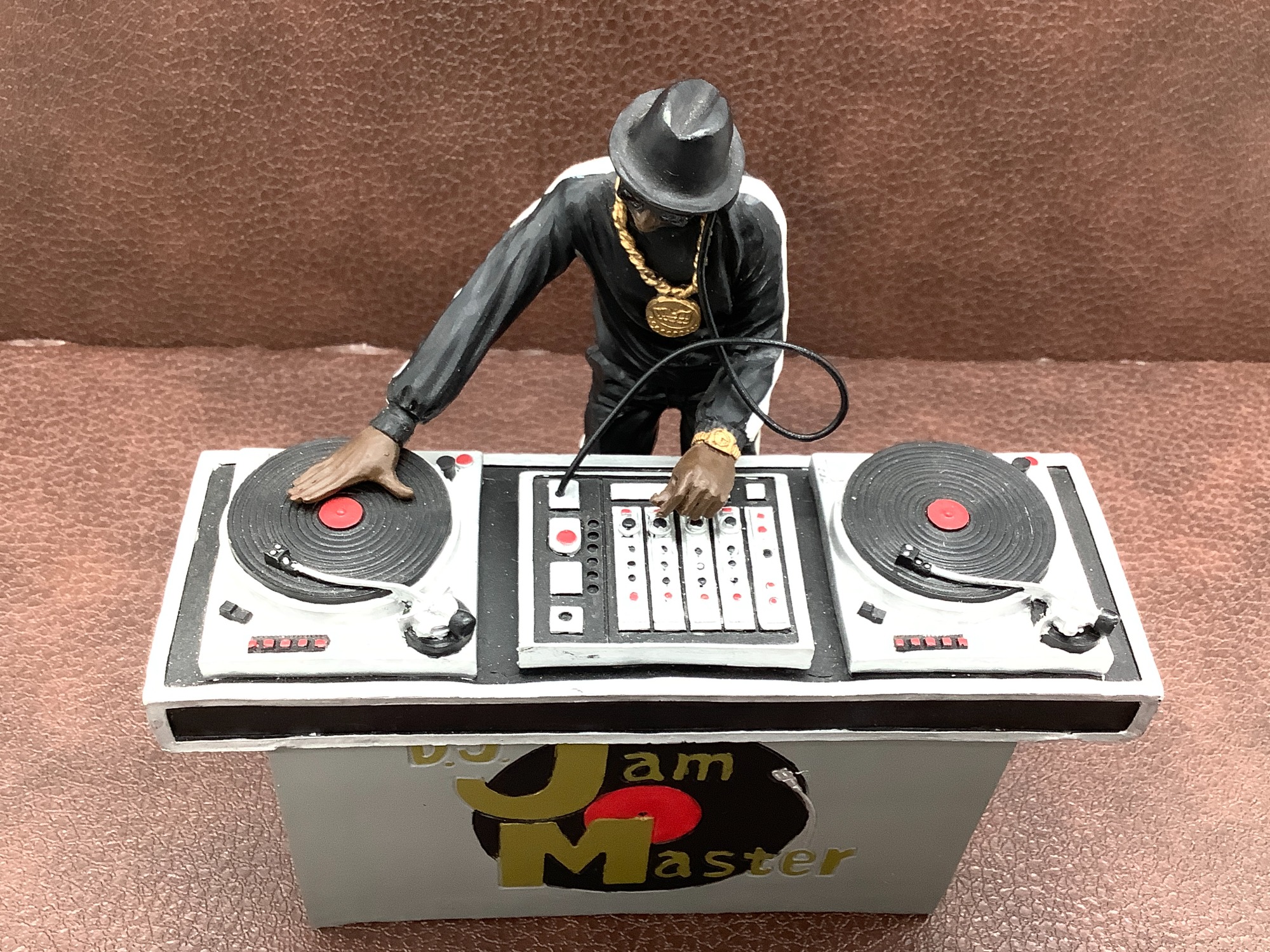 インパクト抜群なjam_master DJフィギュアのご紹介です｜2025年03月19
