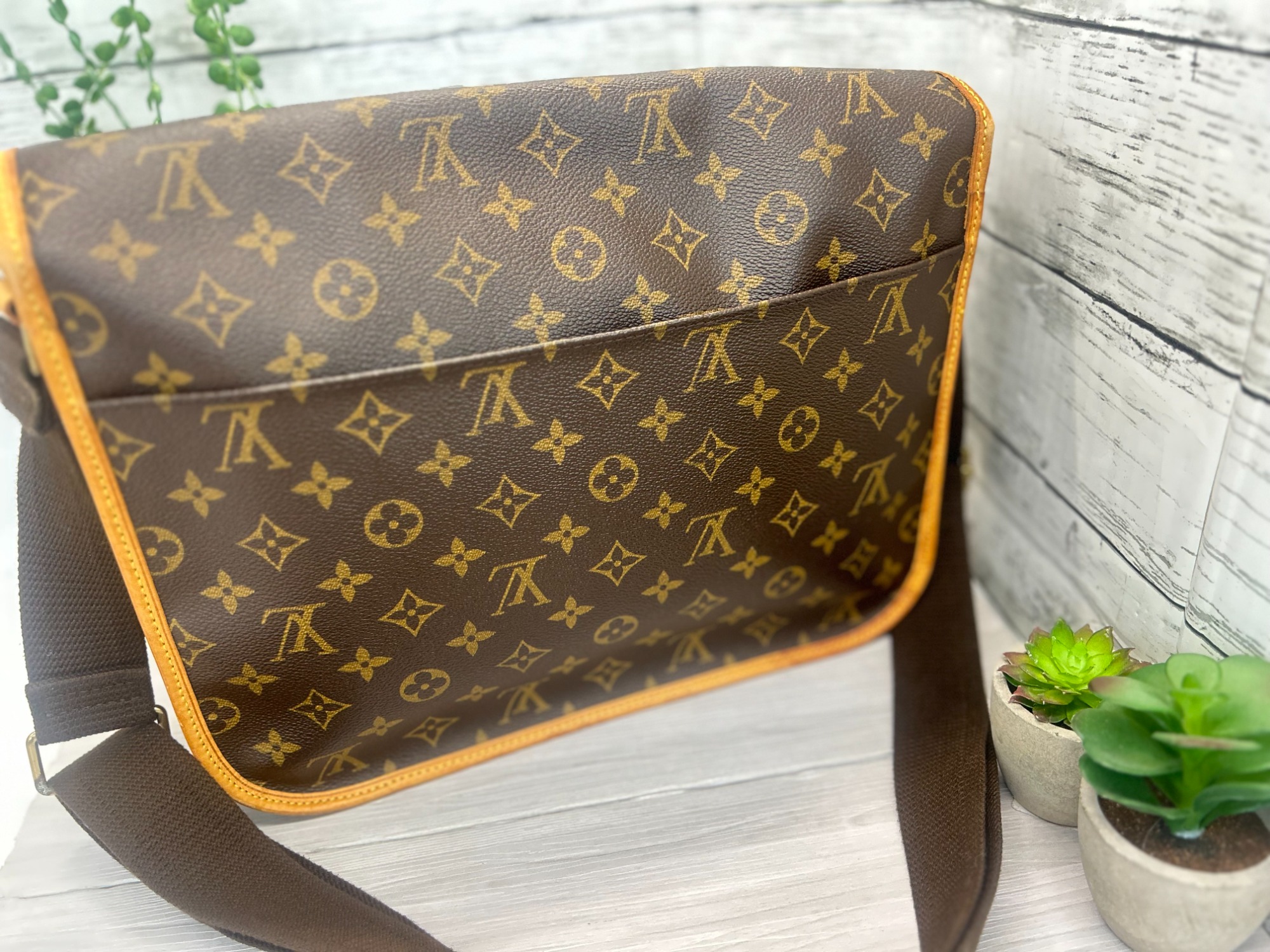 【上品さ際立つ♪】Louis Vuitton ショルダーバッグ LOUIS VUITTON】上品で定番モノグラムのショルダーバッグのご