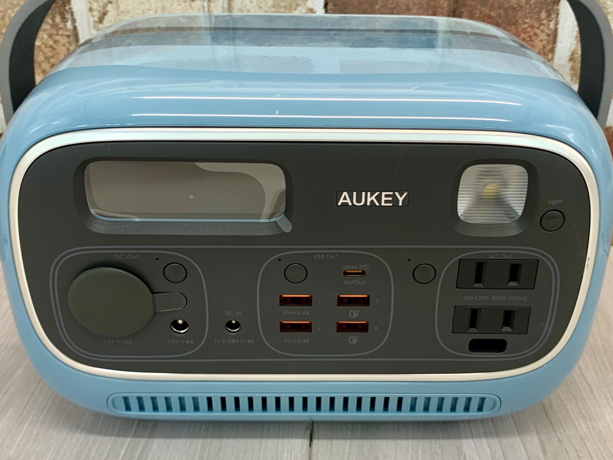 ☆KEN☆ Aukey ポータブル電源 ハンドル付き ☆KEN☆ Aukey ポータブル電源 ハンドル付き ☆KEN☆ Aukey