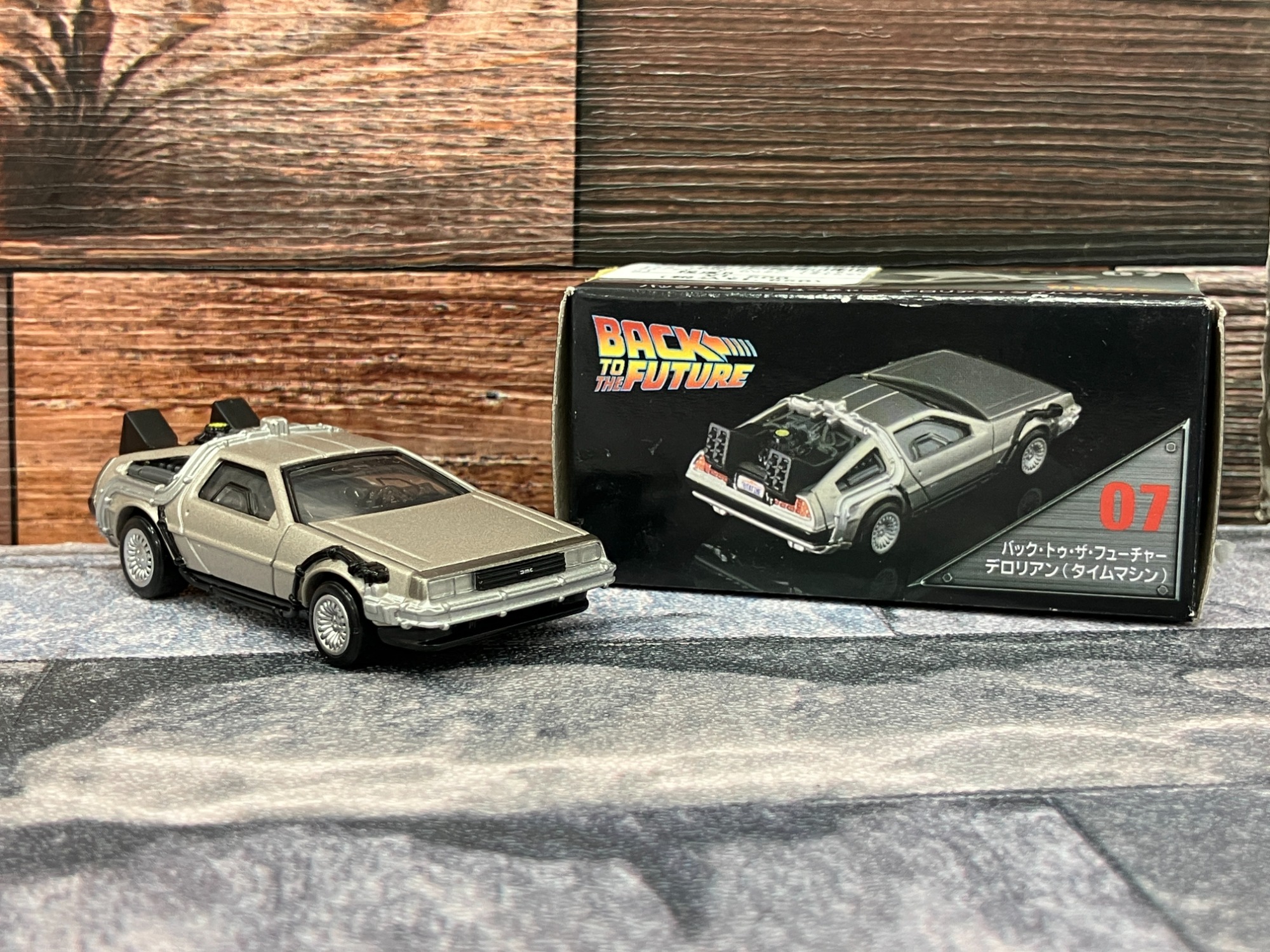 40年の時を超え】今年40周年のデロリアンが納車されました！｜2025年10