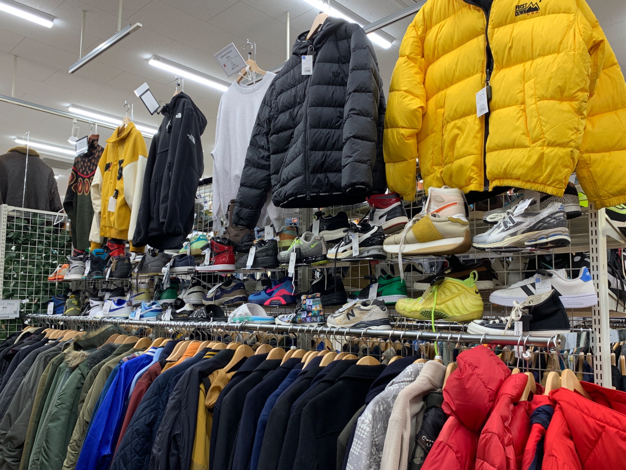 ジブリ好き必見】千と千尋の神隠しデザインのスカジャンご紹介いたし