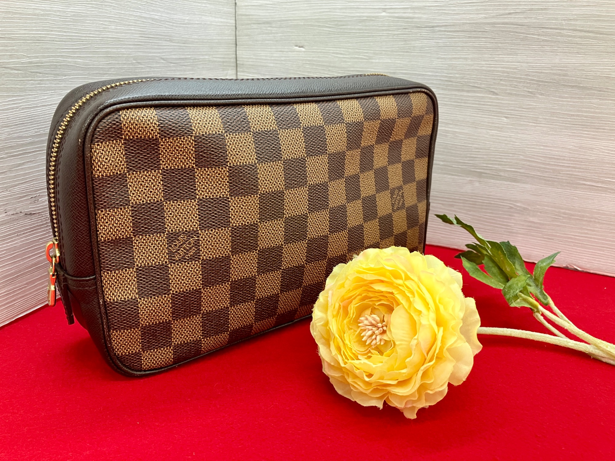 Louis Vuitton】シンプルなのにクラシカルなクラッチバッグ