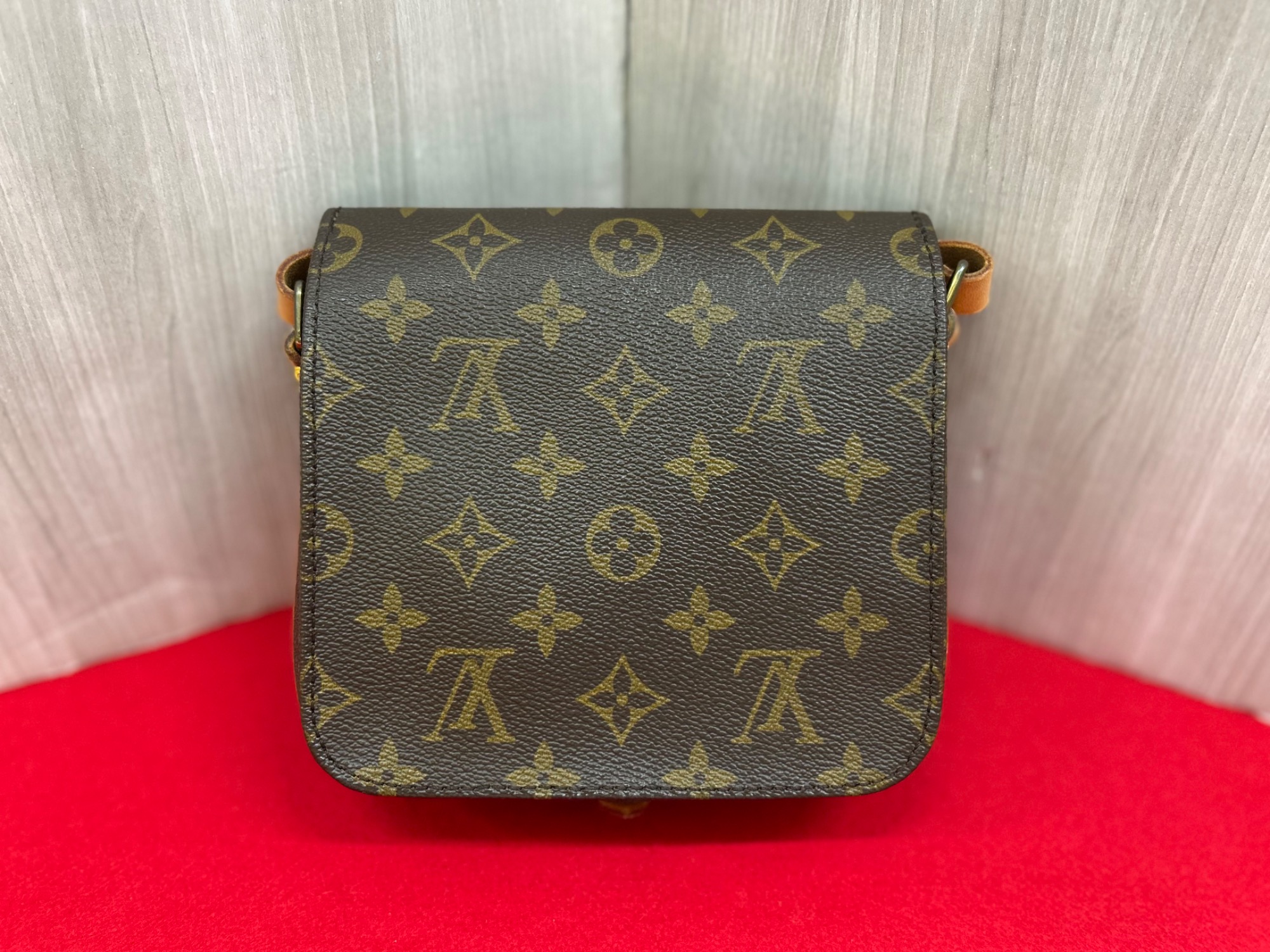 Louis Vuitton】レトロでクラシックなショルダーバッグ、カルト Louis Vuitton】レトロでクラシックなショルダーバッグ、カルト
