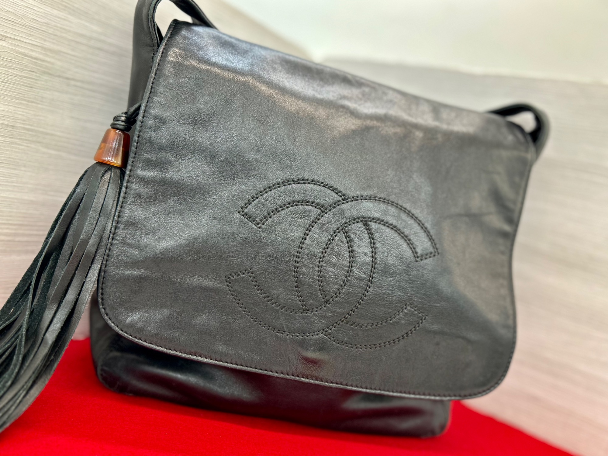 CHANEL】カジュアルからエレガントまで・・・幅広いスタイルにマッチ