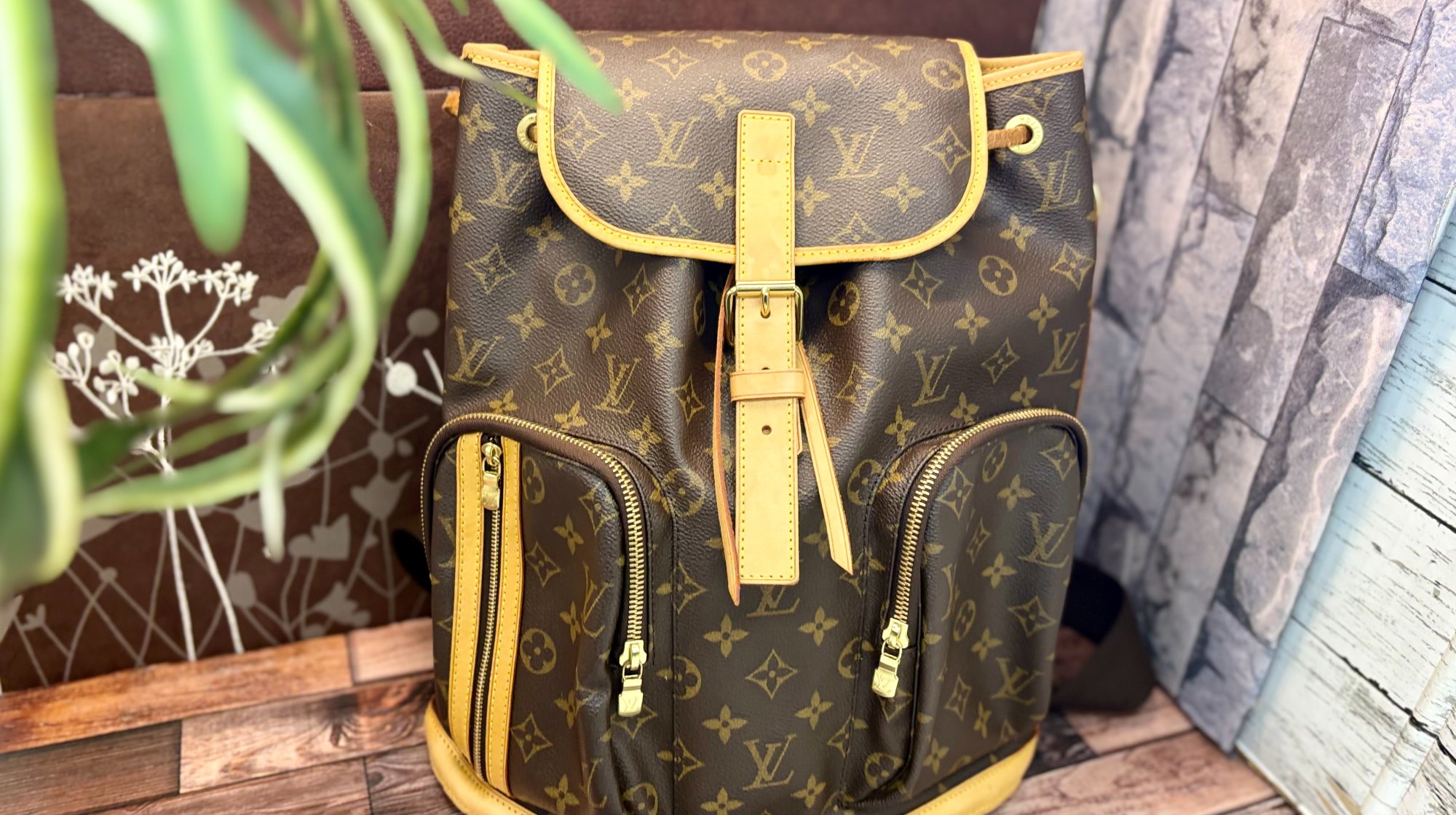 Louis Vuitton / ルイヴィトン】リュック｜両手を自由にして軽やかに