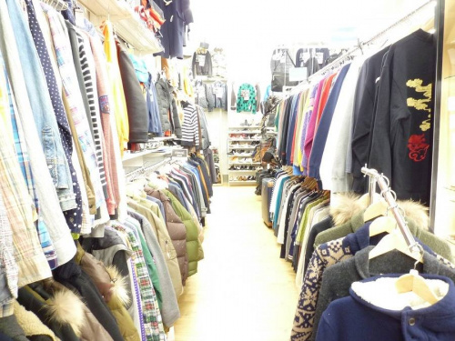 衣類の松原店