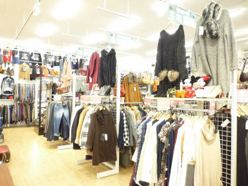 衣類の松原店