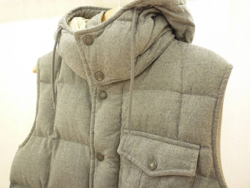 メンズファッションのダウンベスト