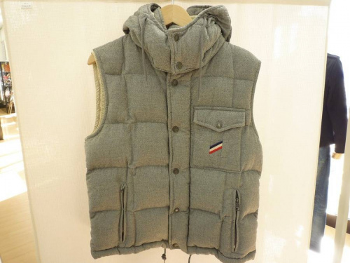 ダウンベストの衣類