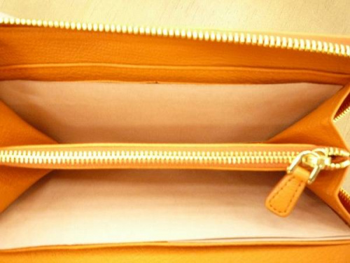 財布のmiumiu