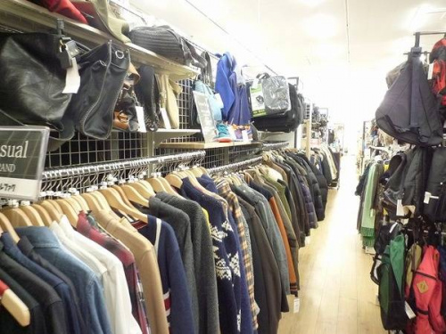 衣類の松原店