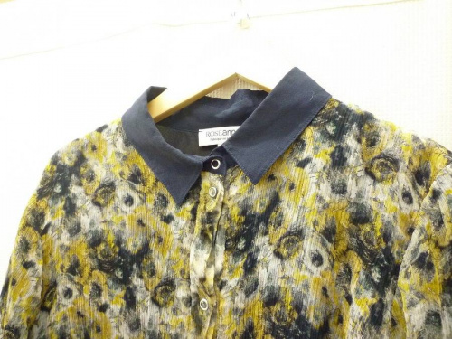 レディースファッションのシャツ