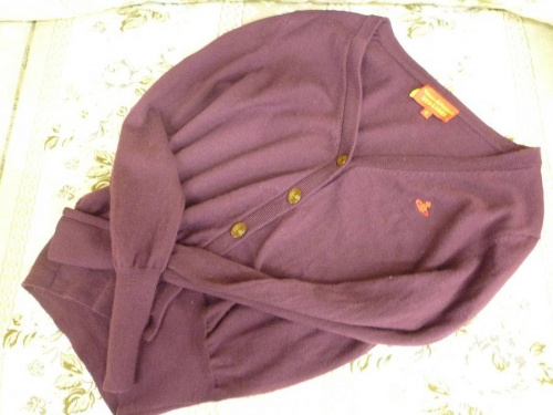 カーディガンの衣類