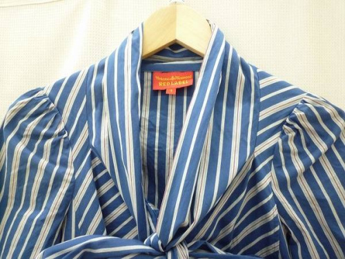 レディースファッションのシャツ