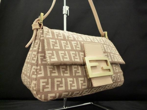 バッグのフェンディ（FENDI）